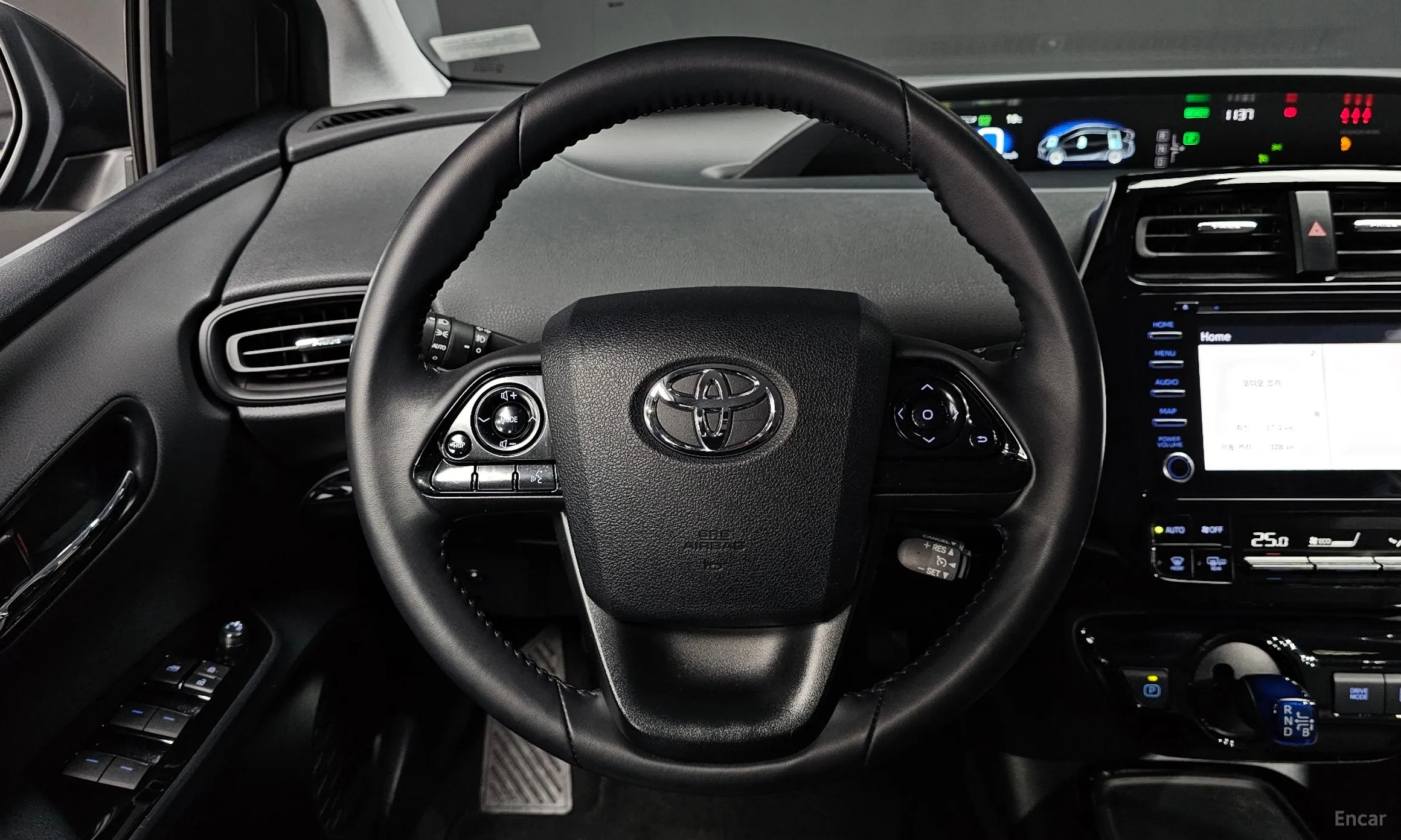 Toyota Prius 4th Generation превью 13