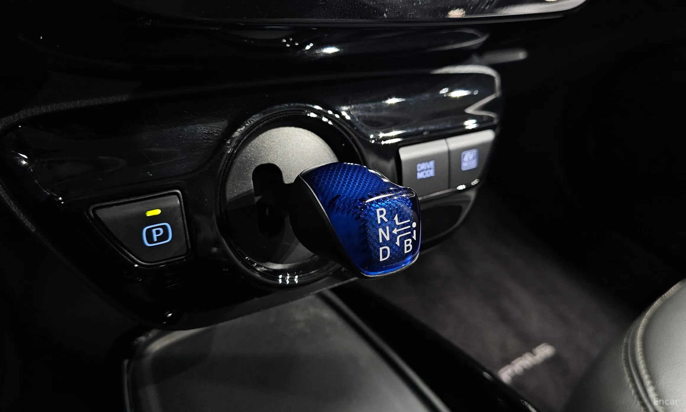 Toyota Prius 4th Generation превью 9