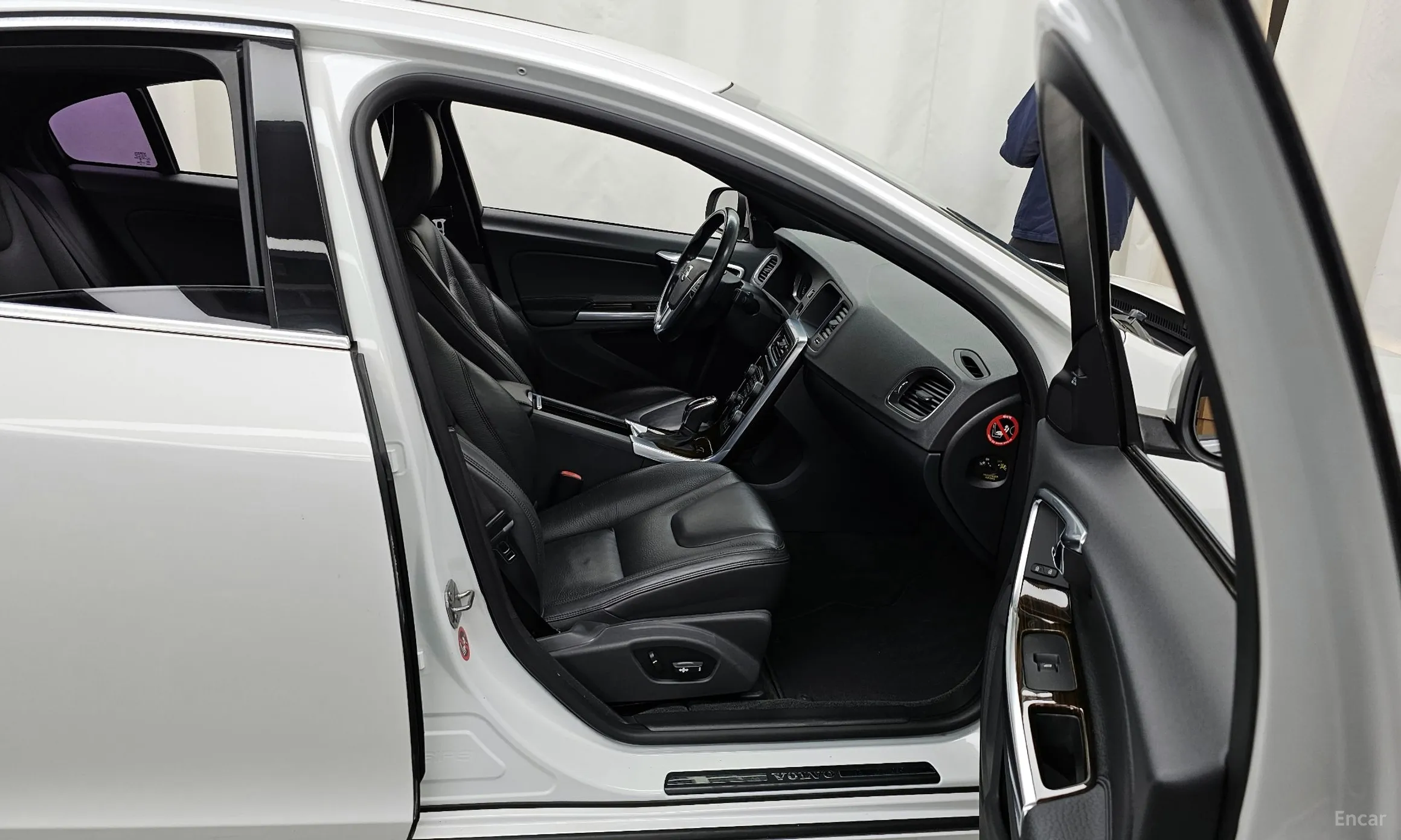 Volvo S60 превью 11