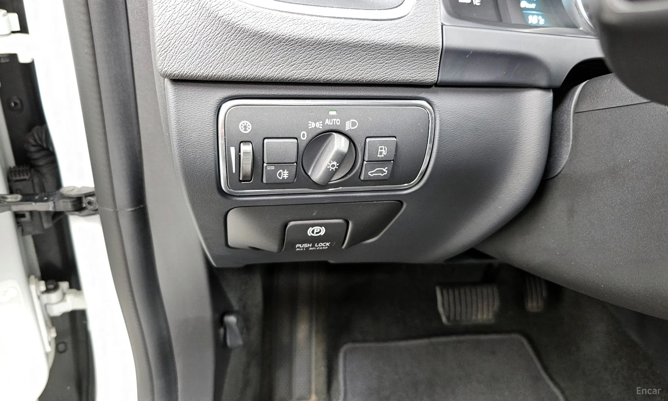 Volvo S60 превью 16