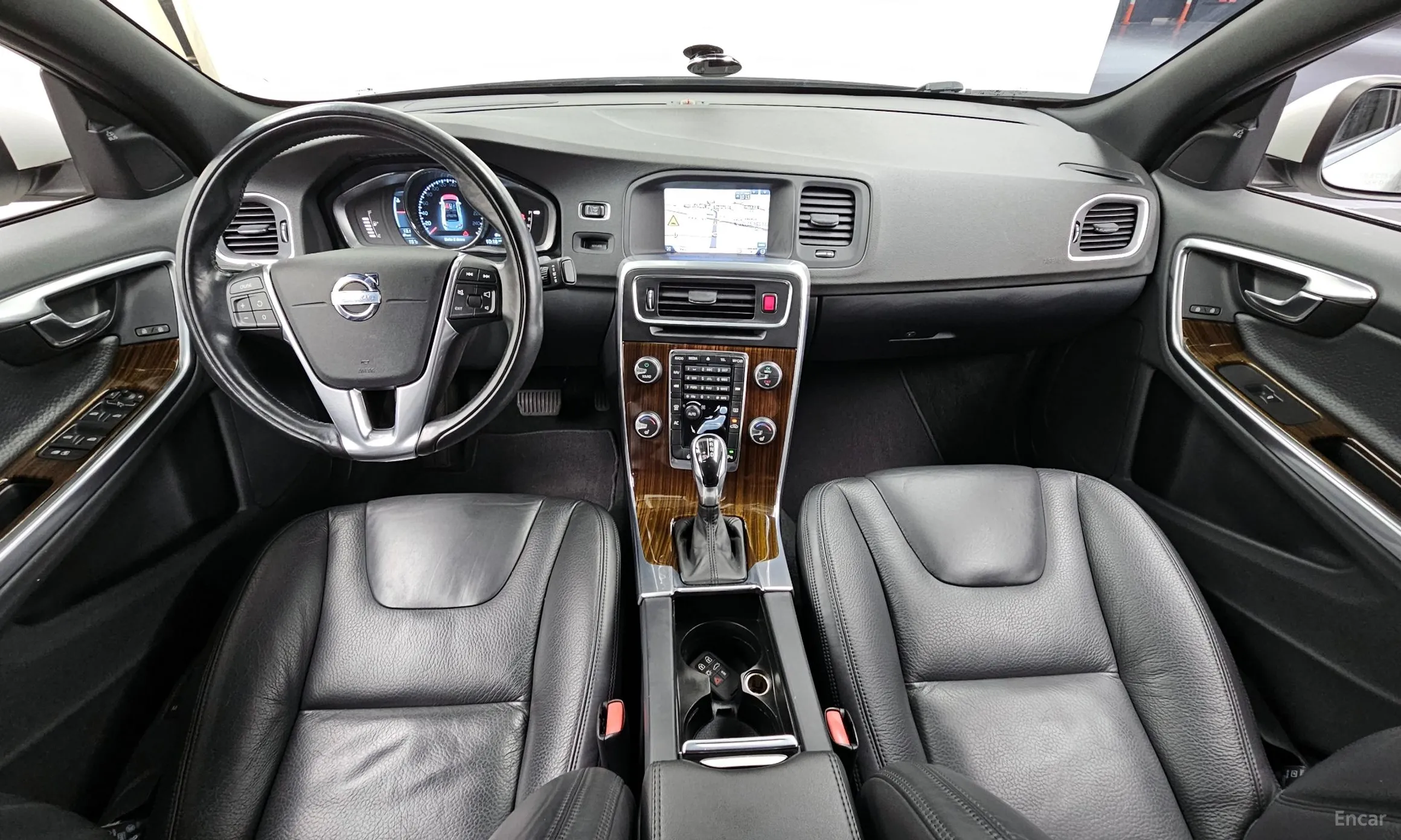 Volvo S60 превью 7