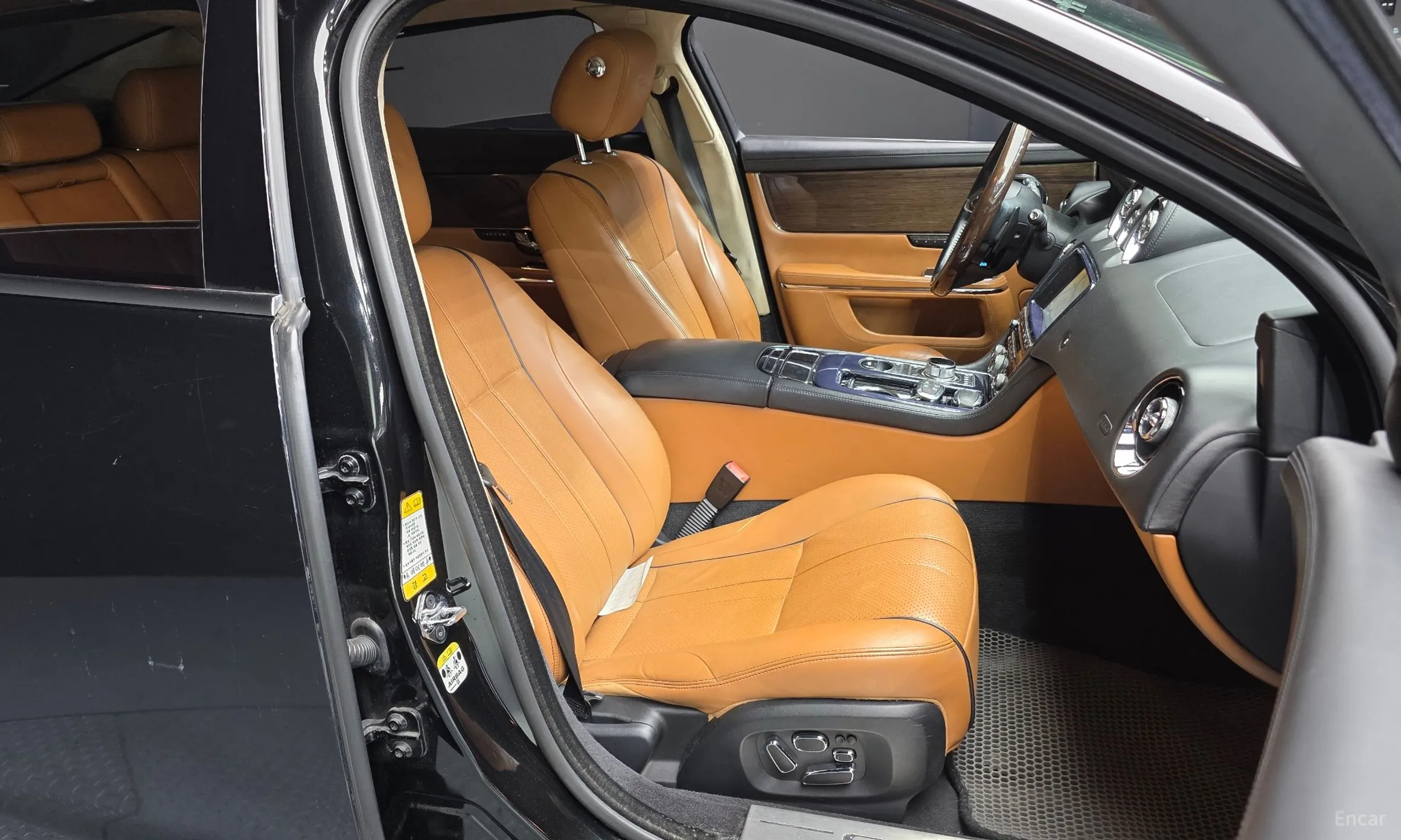 Jaguar All New XJ превью 12