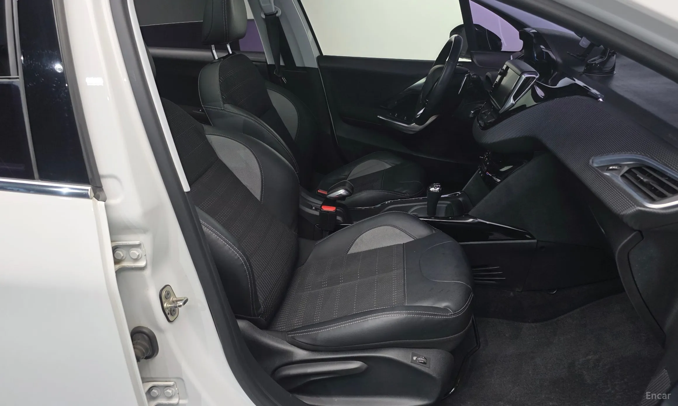 Peugeot 2008. превью 11