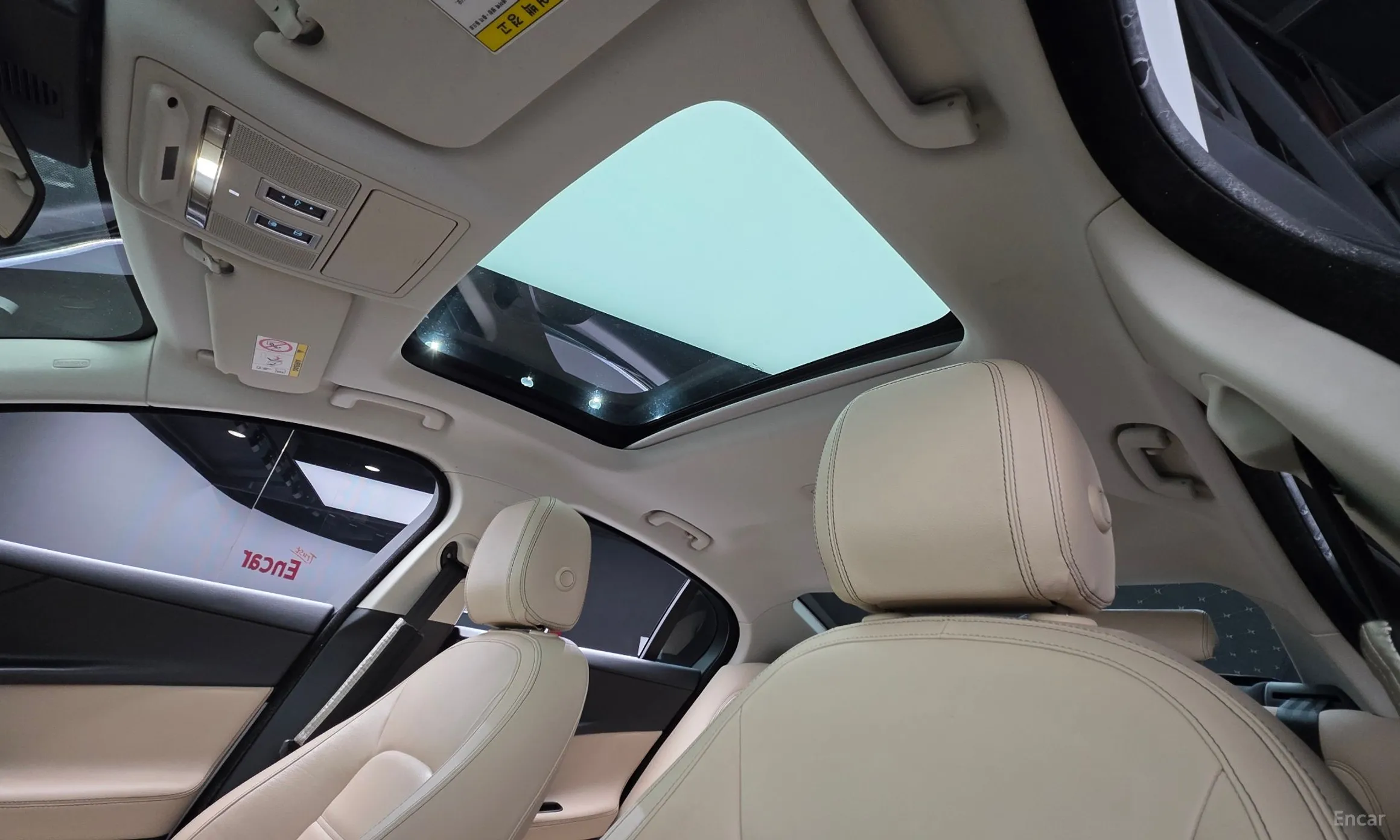 Jaguar XE превью 13
