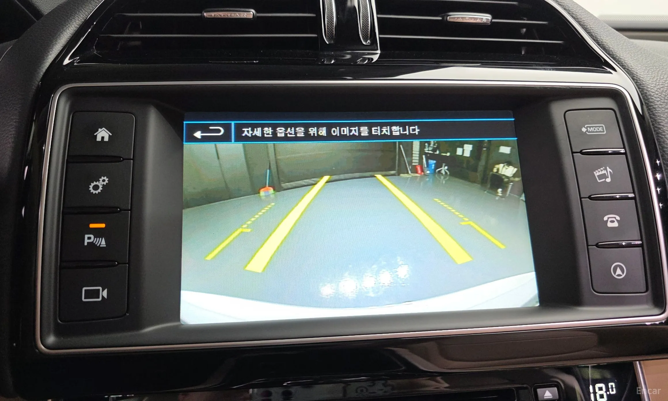 Jaguar XE превью 16