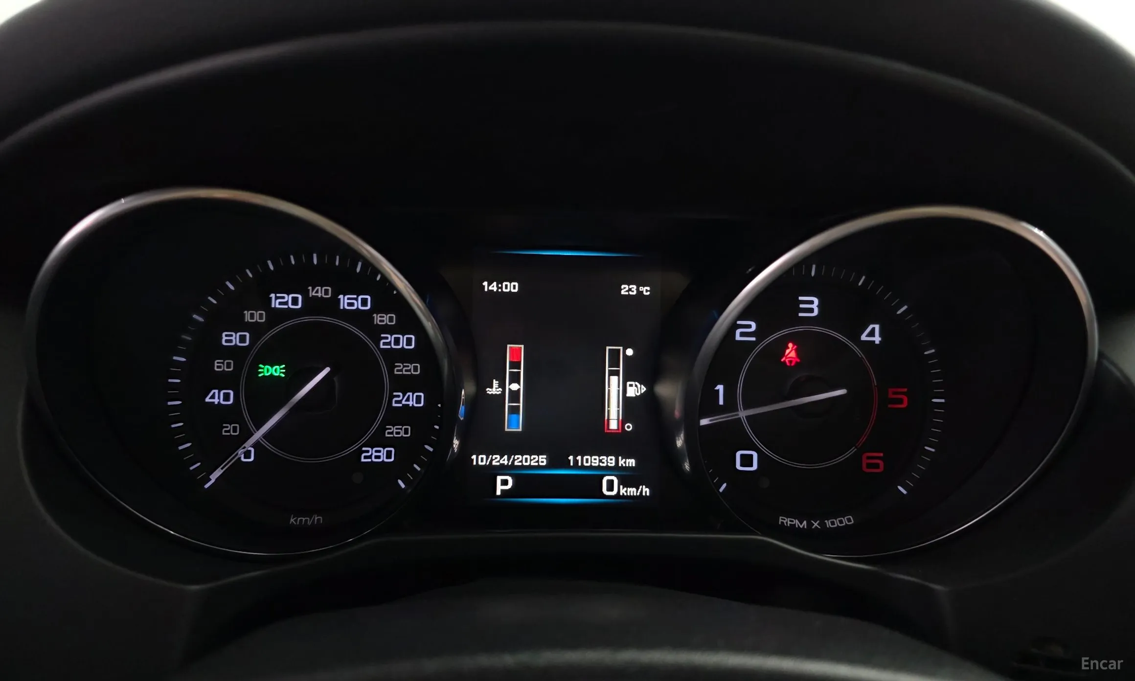 Jaguar XE превью 8