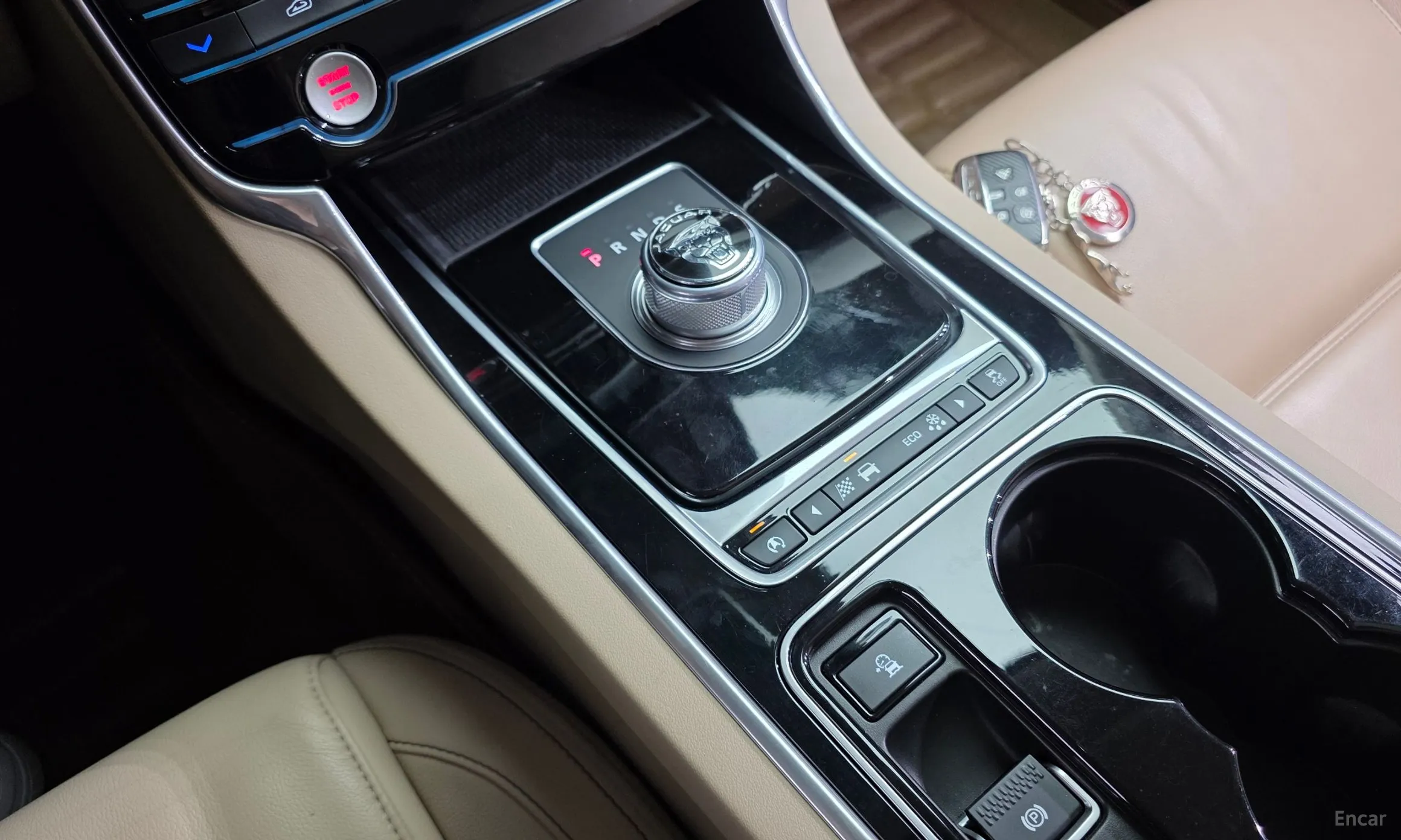 Jaguar XE превью 9
