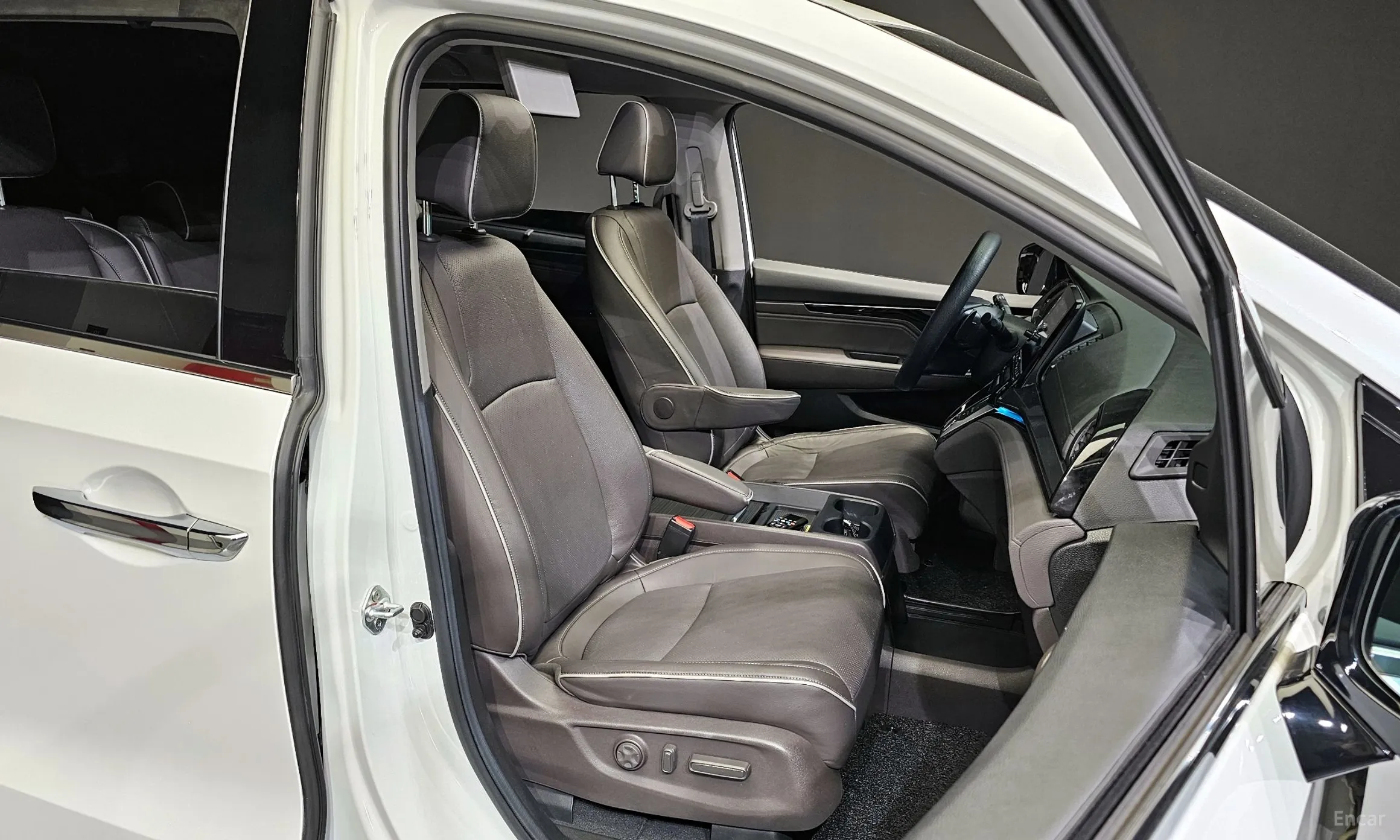 Honda Odyssey превью 12
