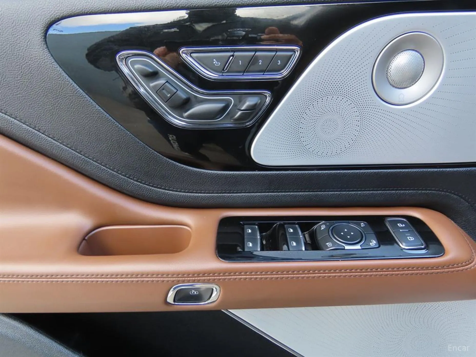 Lincoln Aviator 2nd Generation превью 10