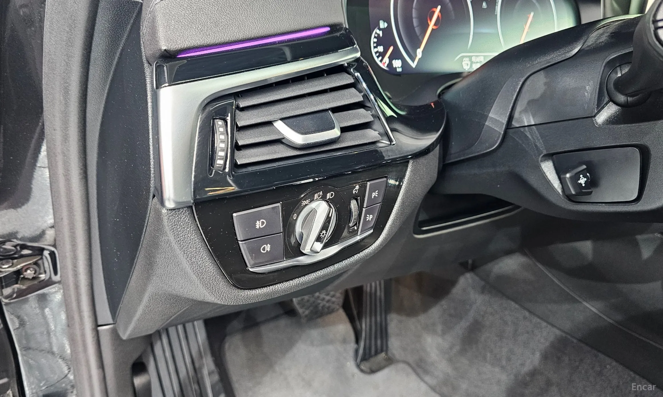 BMW 5 Series (G30) превью 14