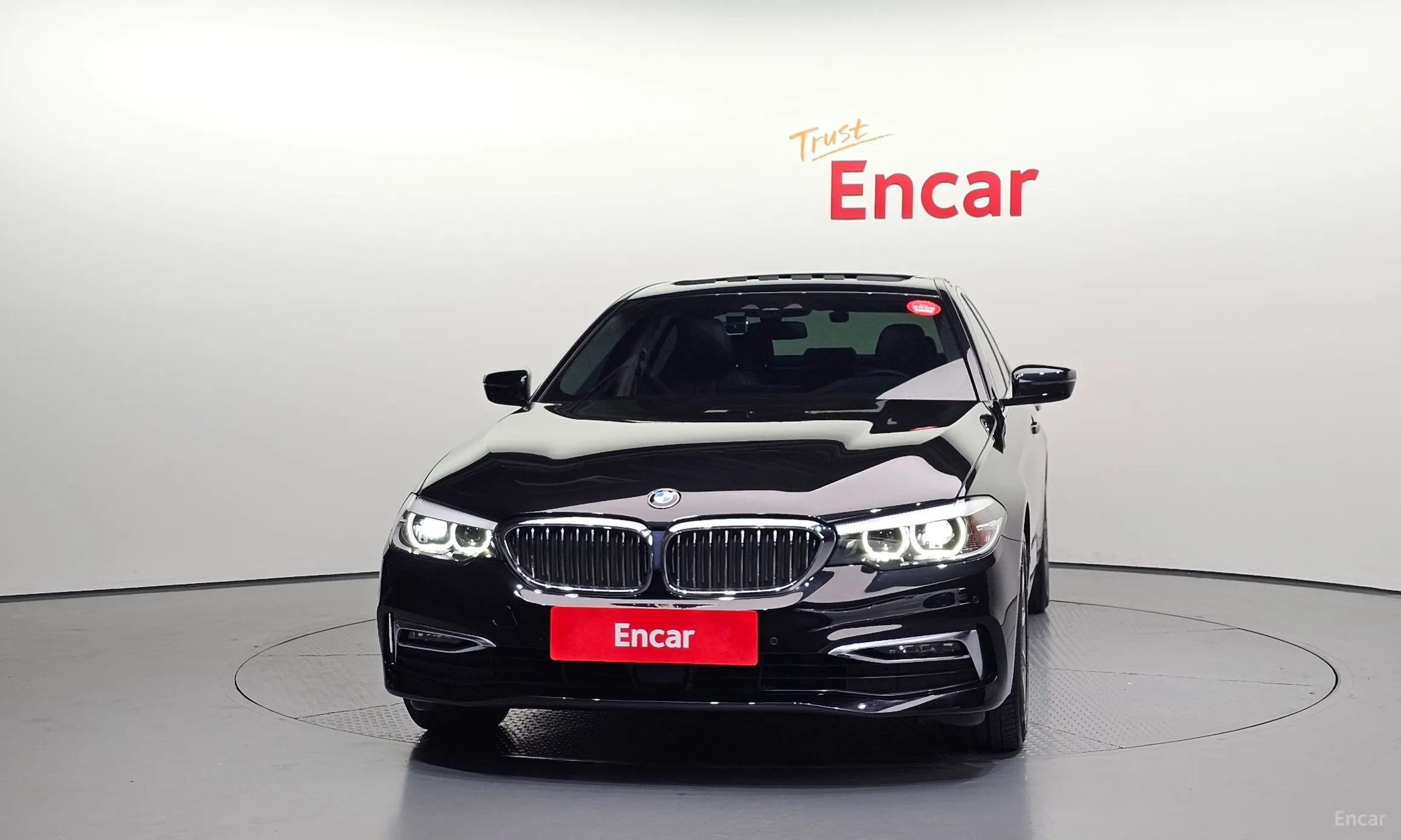 BMW 5 Series (G30) превью 3