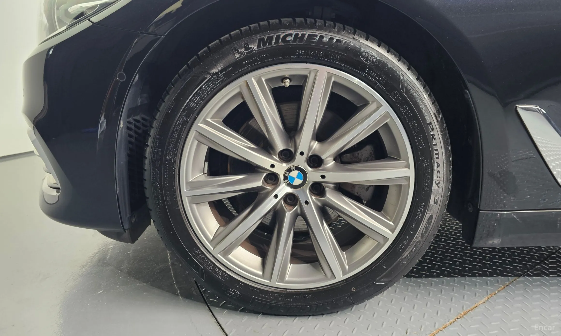 BMW 5 Series (G30) превью 5
