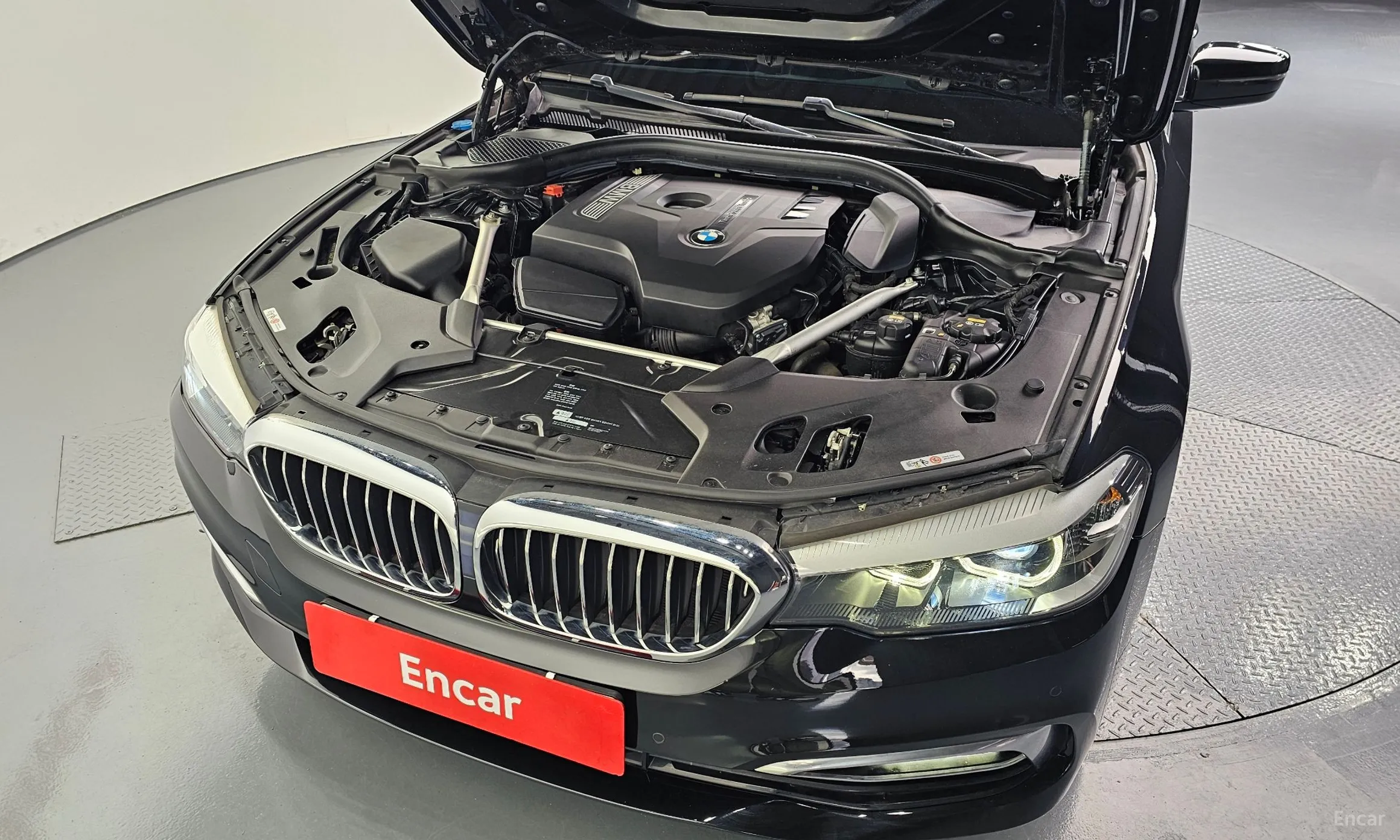 BMW 5 Series (G30) превью 6