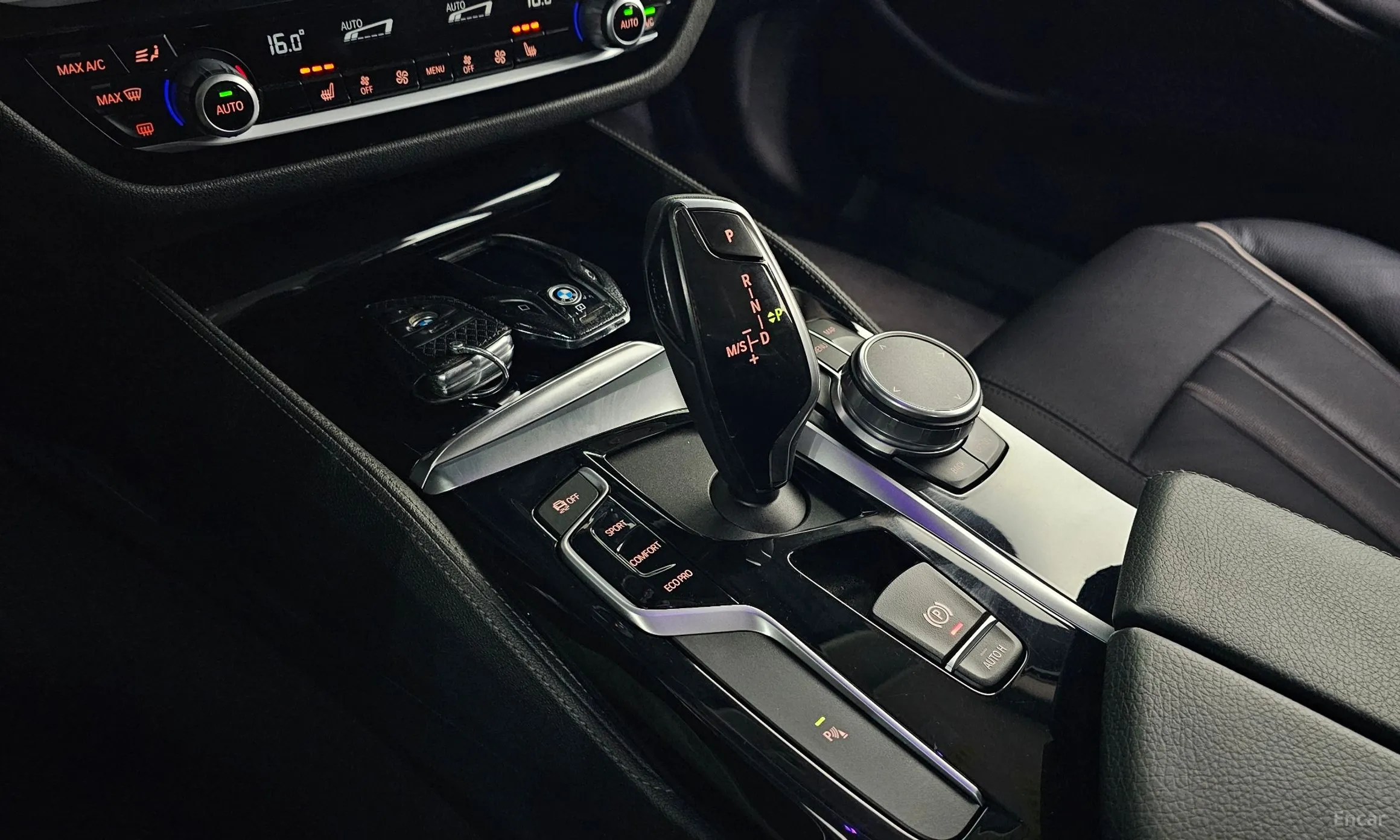 BMW 5 Series (G30) превью 9
