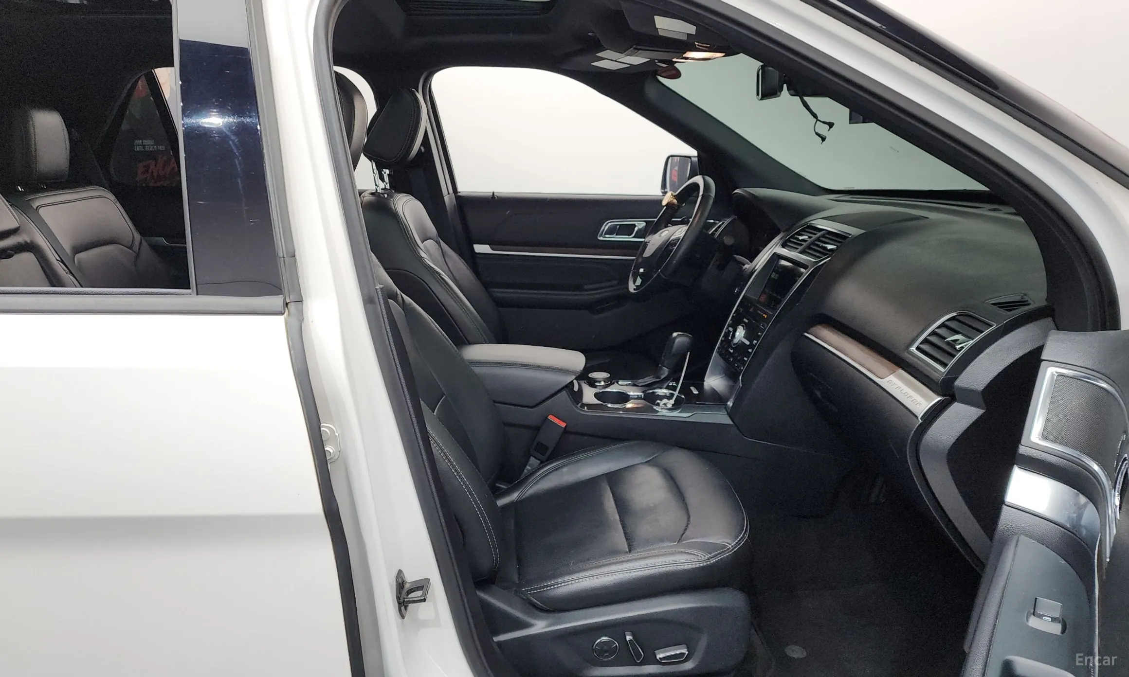 Ford Explorer превью 11