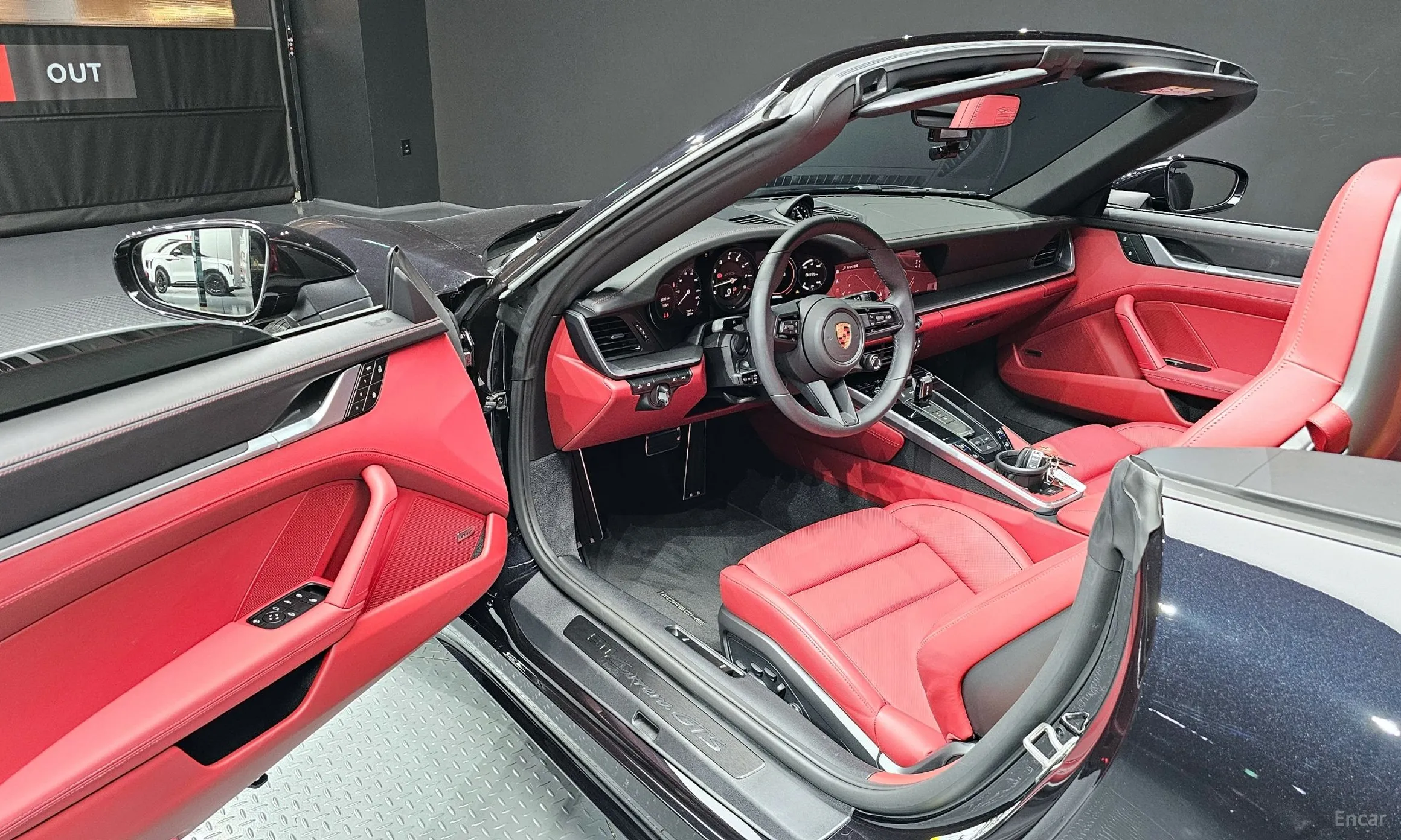 Porsche 911 (992) превью 11