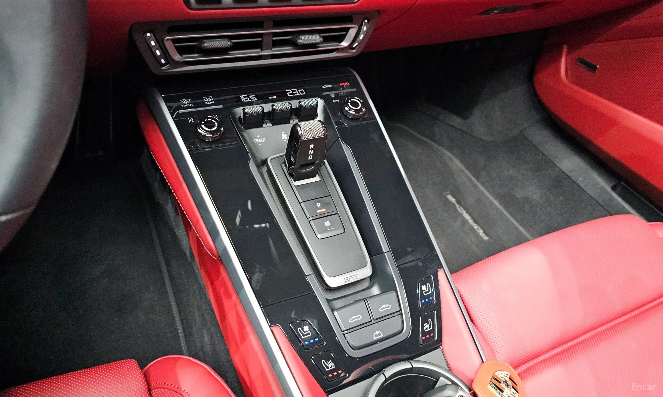 Porsche 911 (992) превью 9