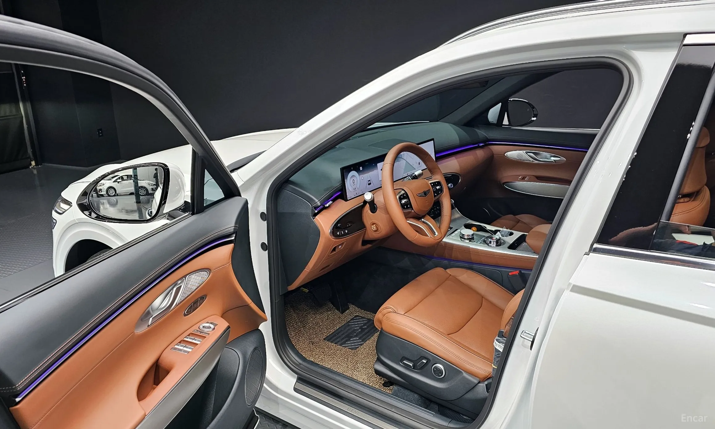 Genesis GV70 превью 11