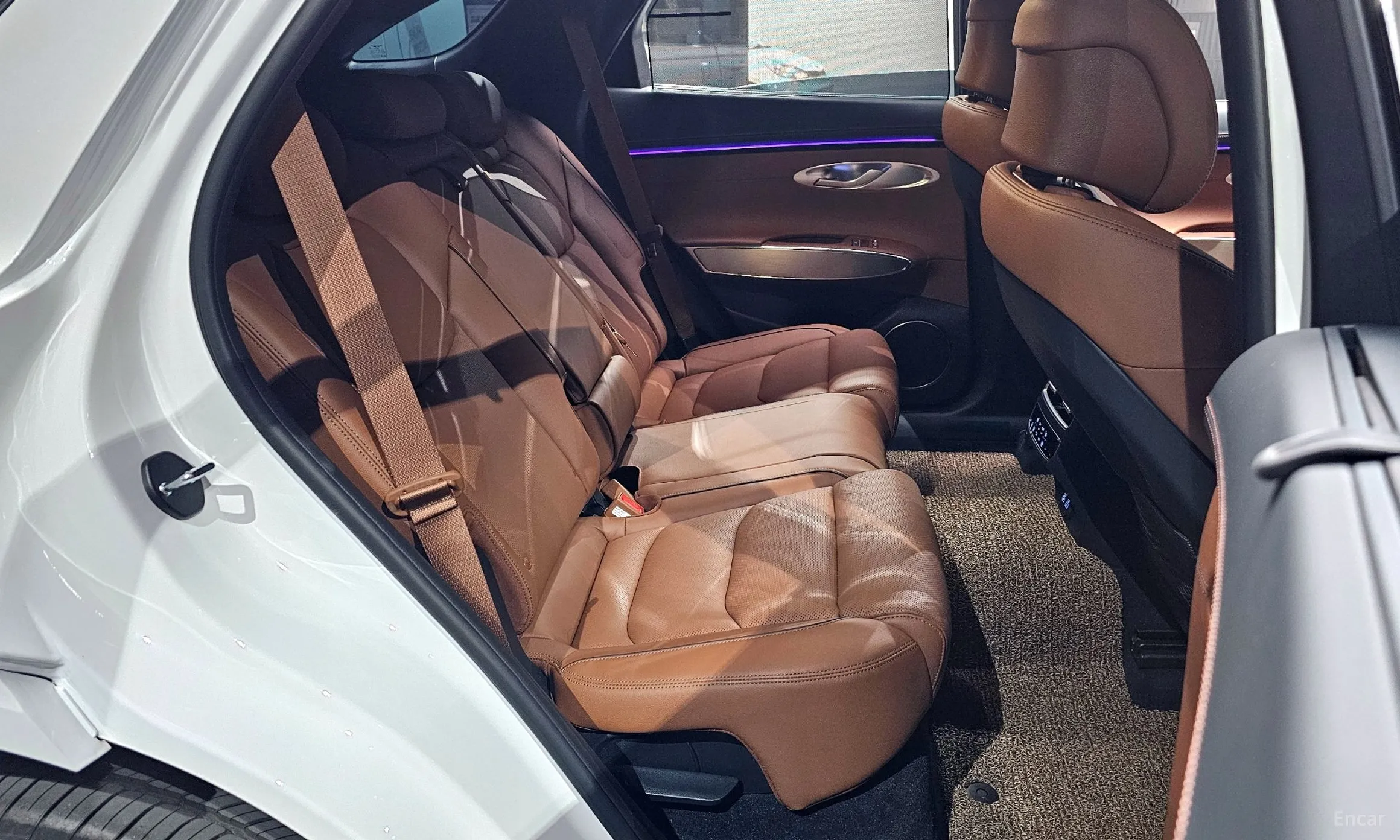 Genesis GV70 превью 12