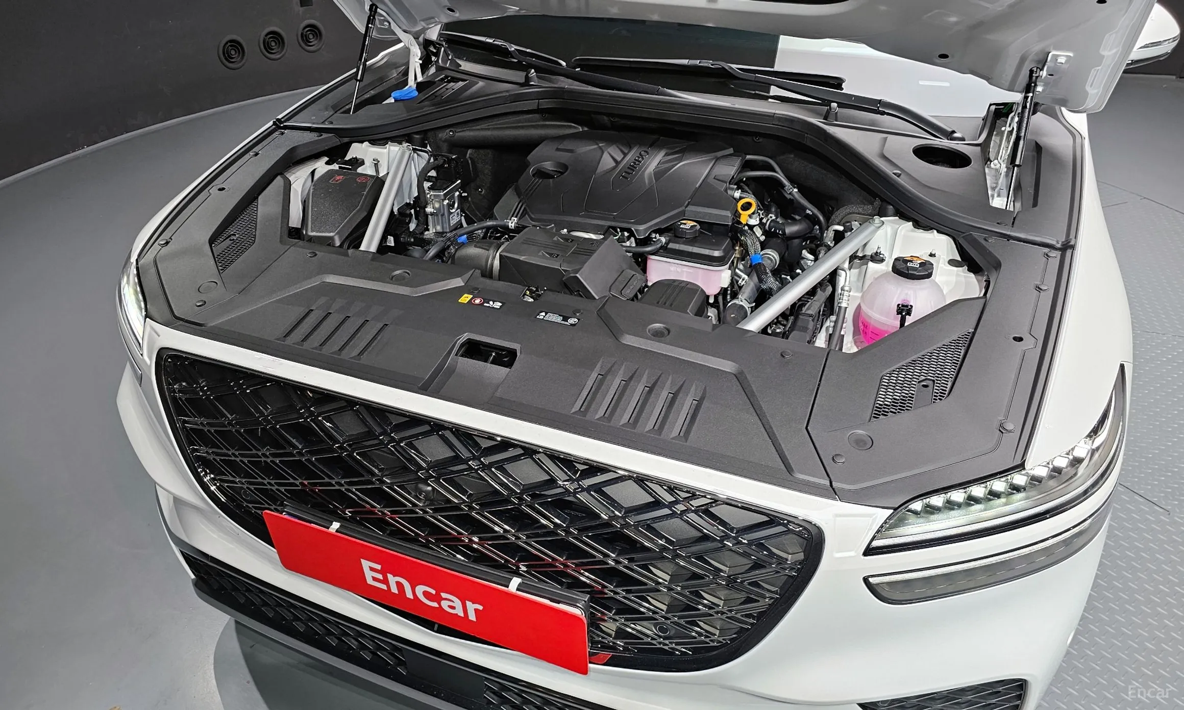 Genesis GV70 превью 6