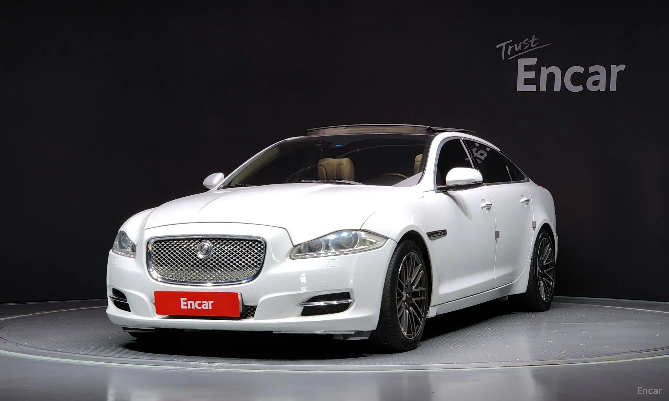 Jaguar All New XJ