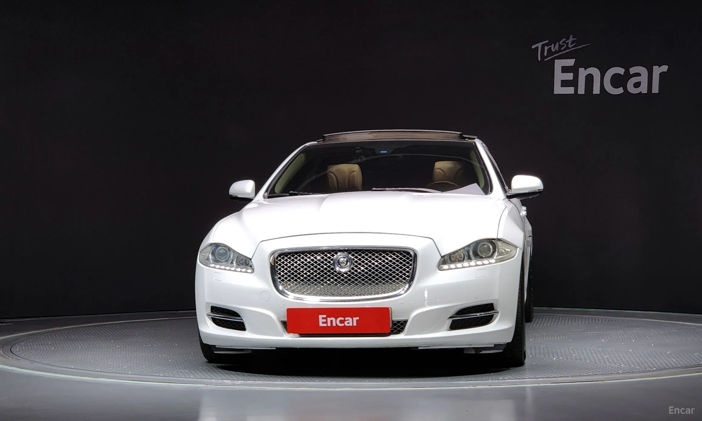 Jaguar All New XJ превью 3