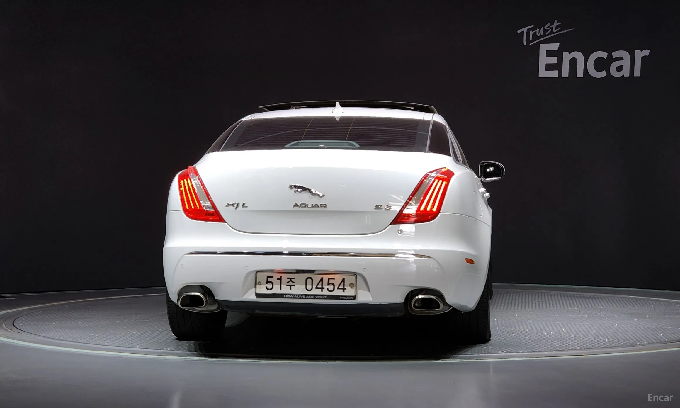 Jaguar All New XJ превью 4