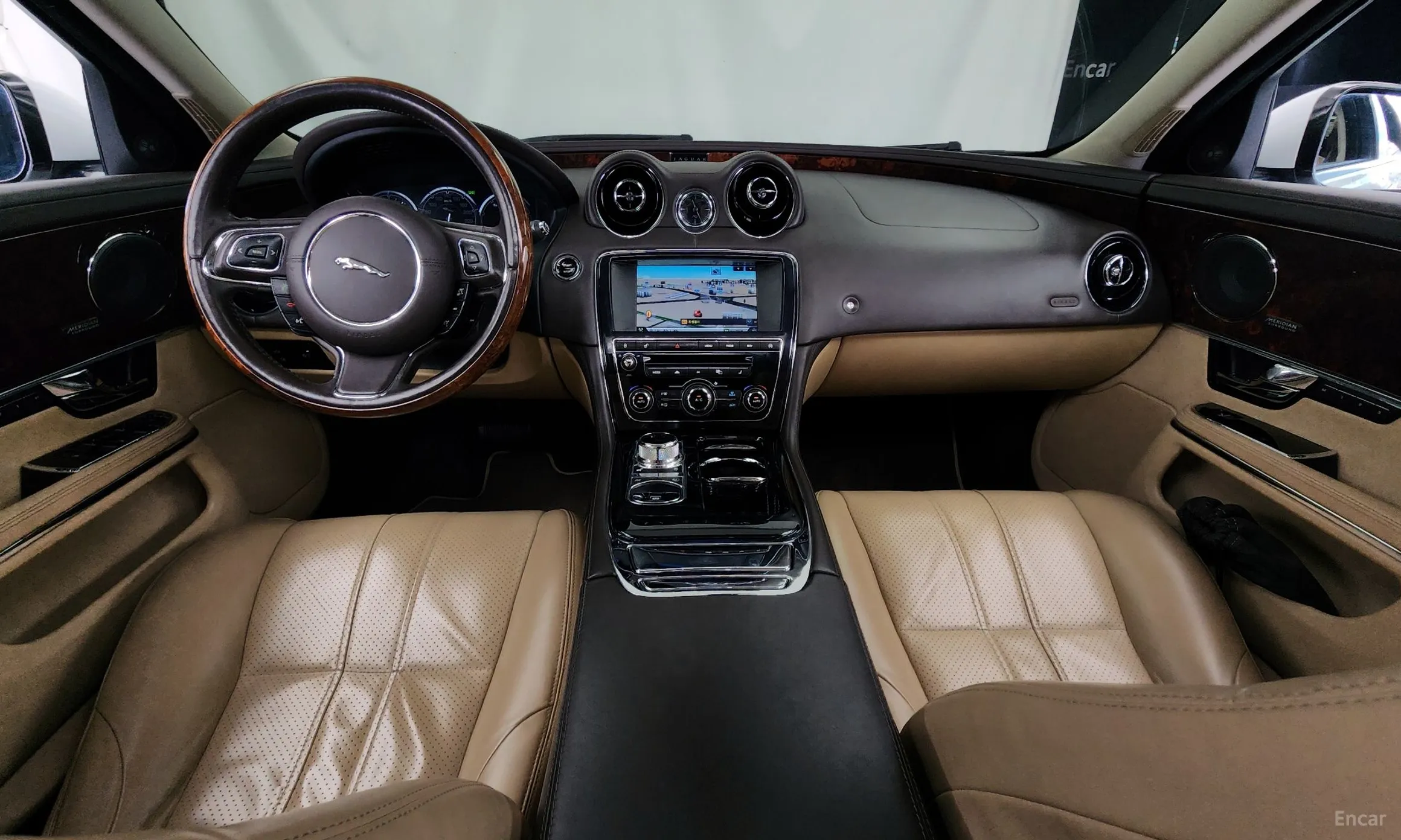 Jaguar All New XJ превью 7