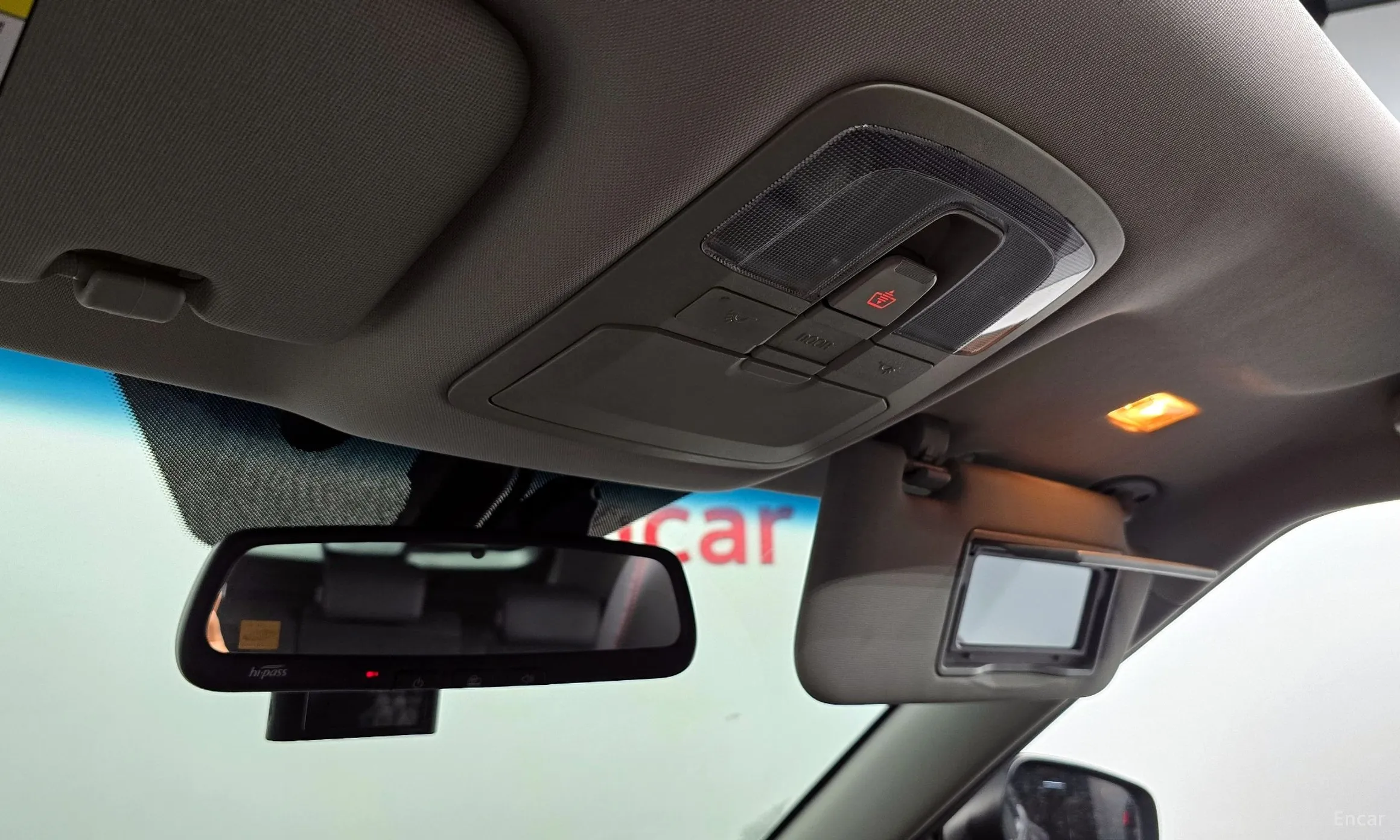 KG Mobility (SsangYong) Tivoli Air превью 20
