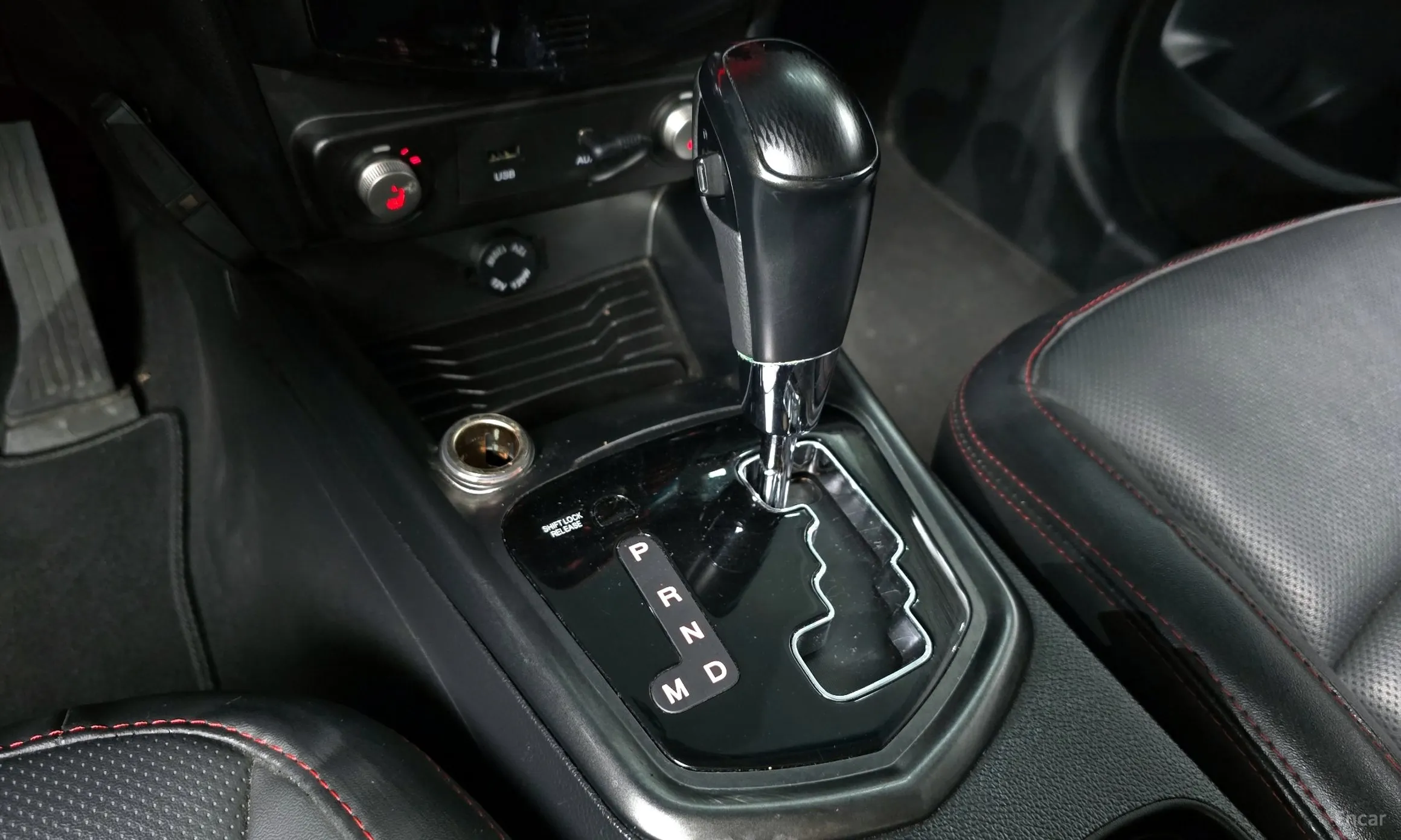 KG Mobility (SsangYong) Tivoli Air превью 9