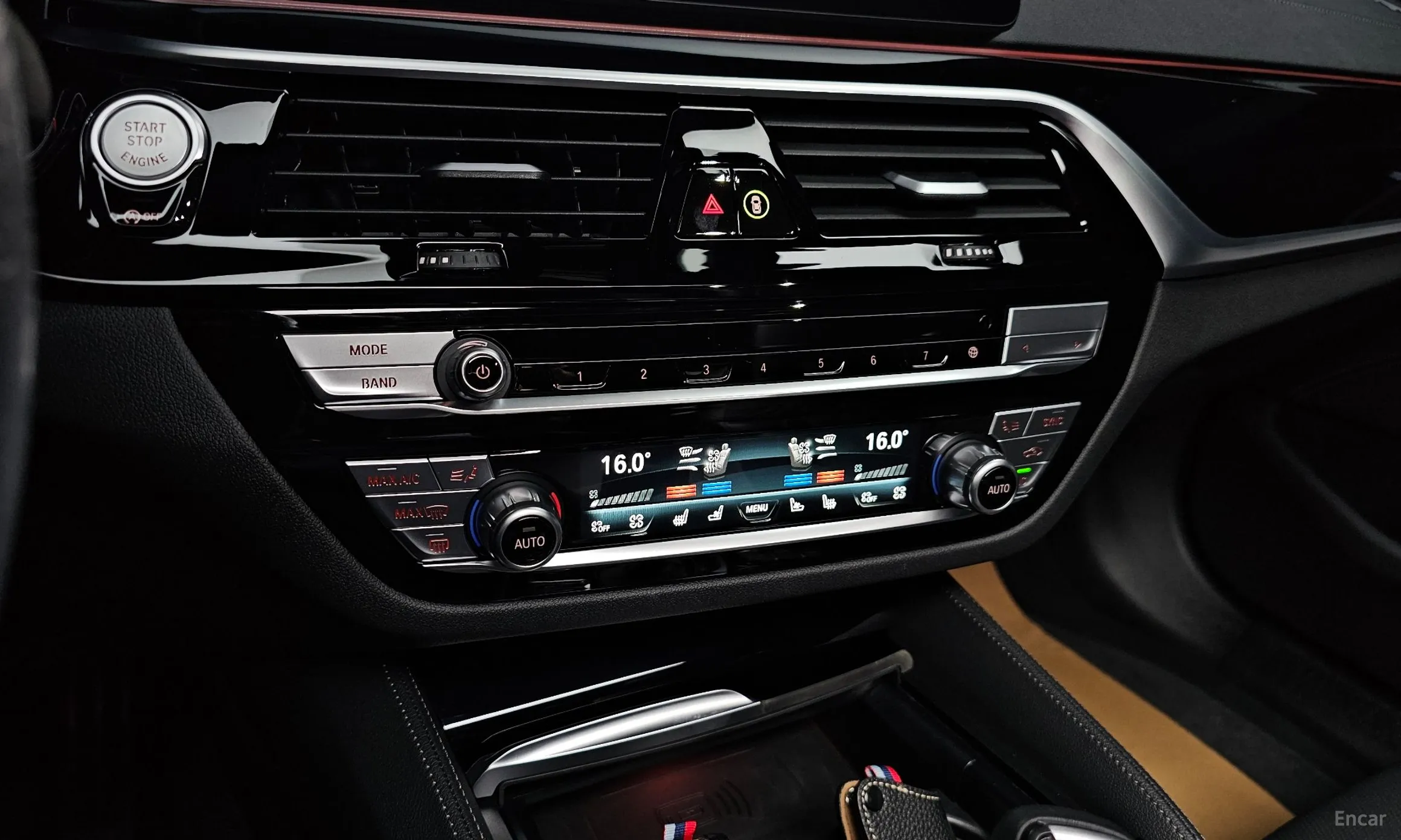 BMW 5 Series (G30) превью 16