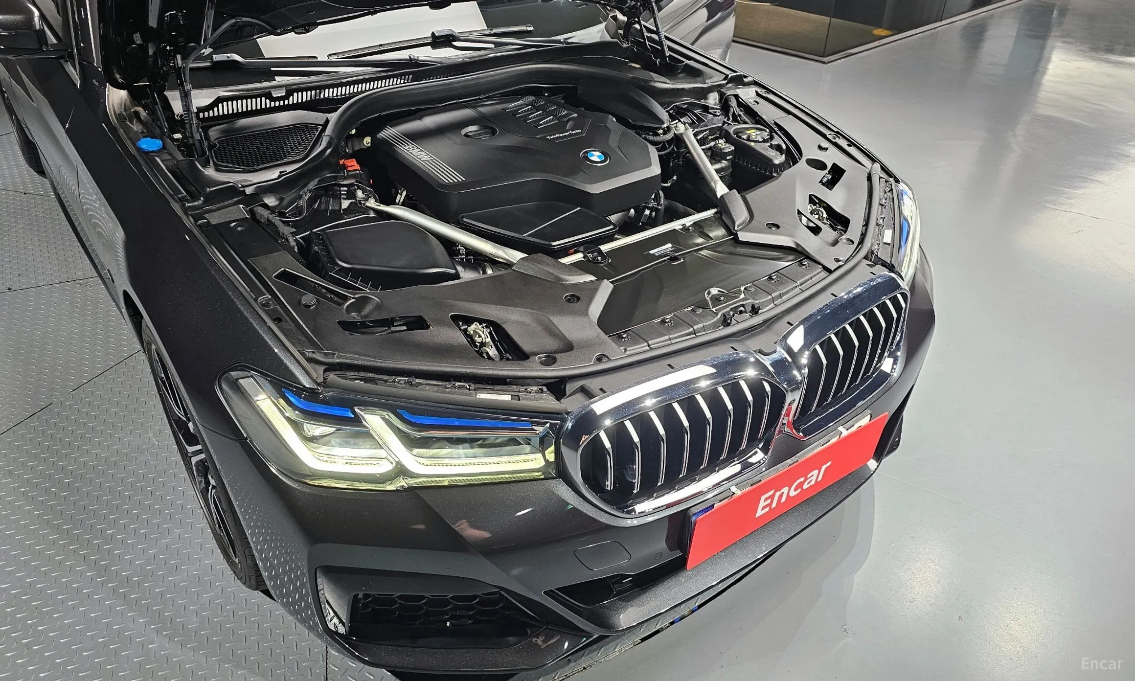 BMW 5 Series (G30) превью 6
