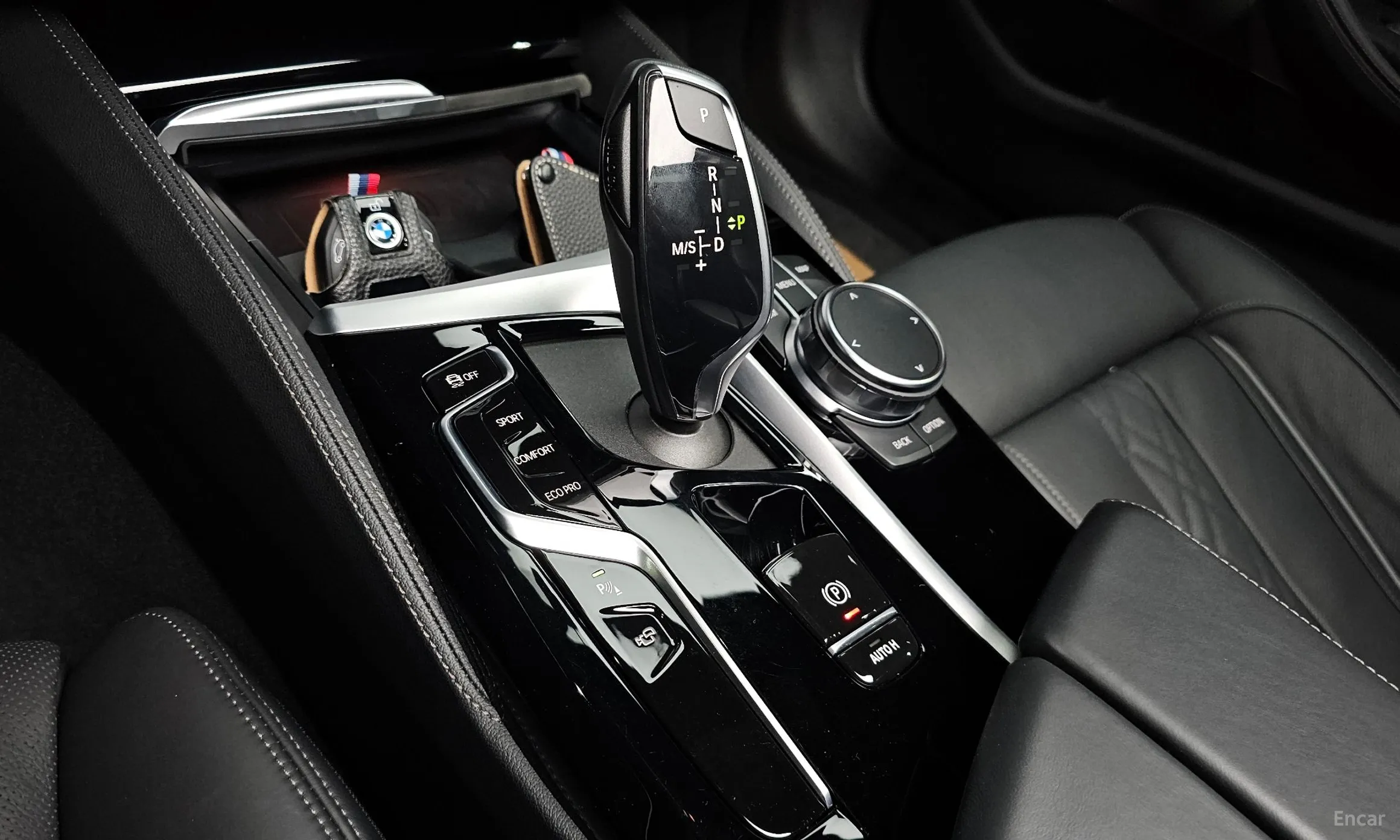BMW 5 Series (G30) превью 9