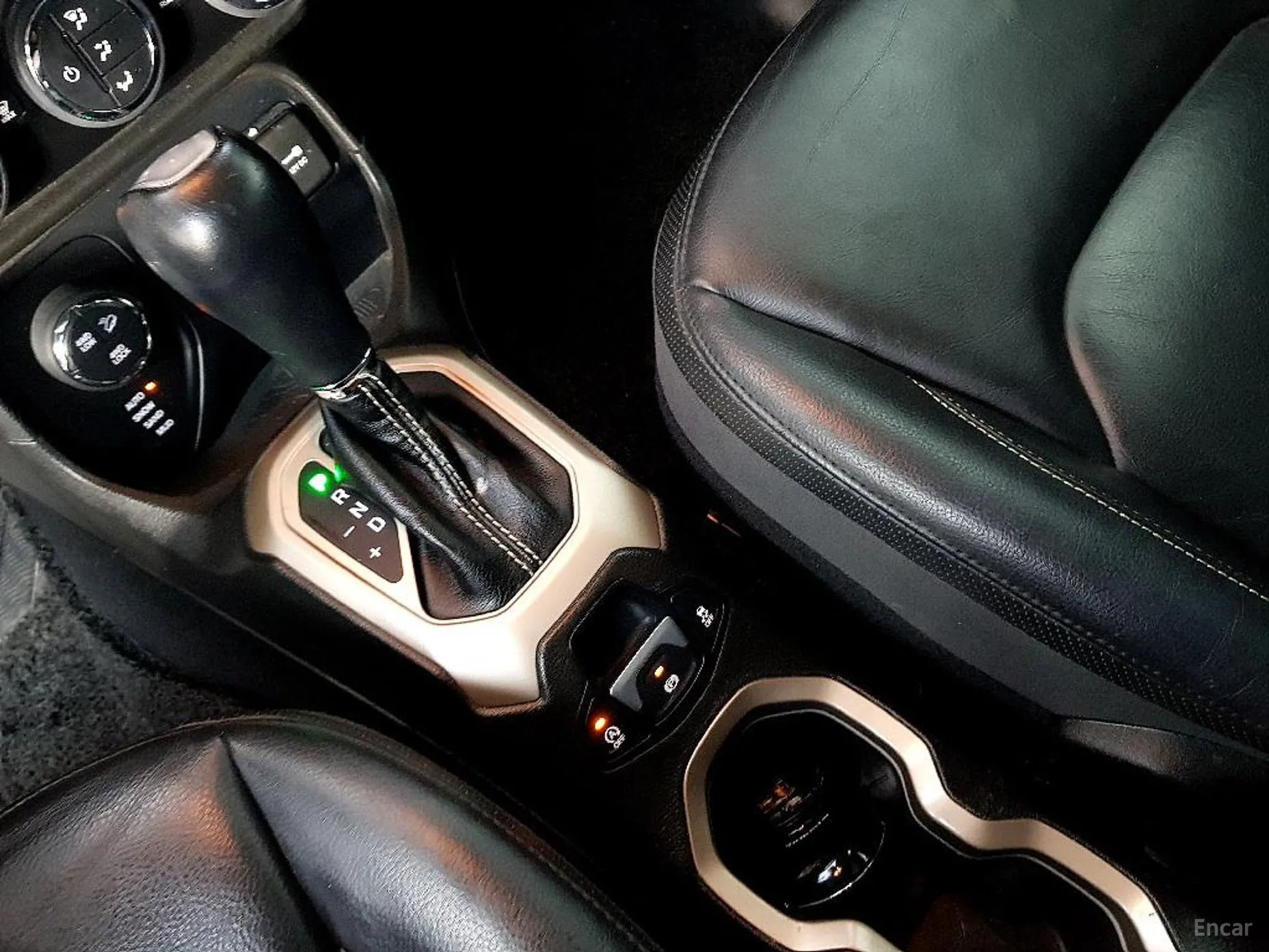 Jeep Renegade превью 12