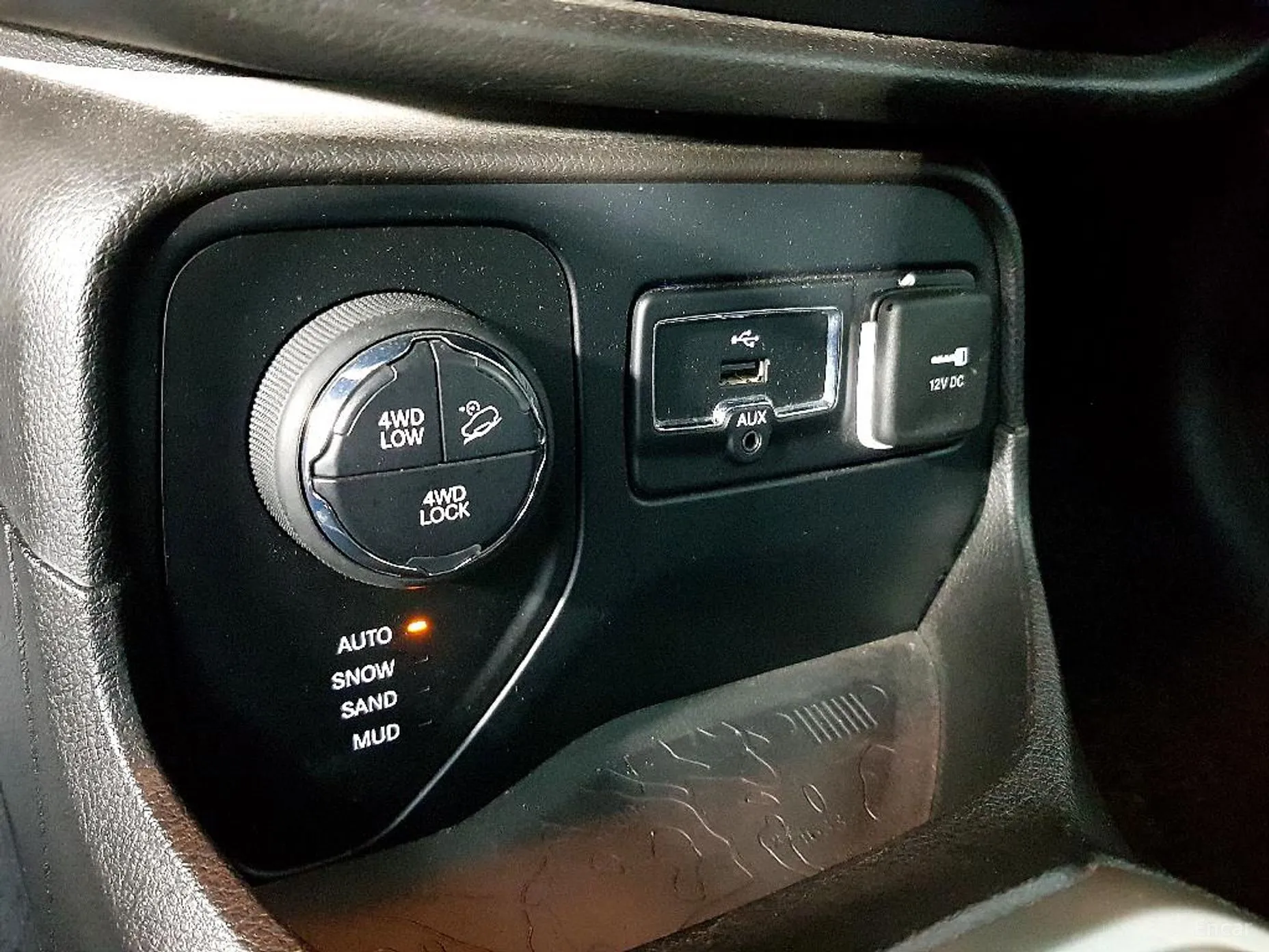 Jeep Renegade превью 13
