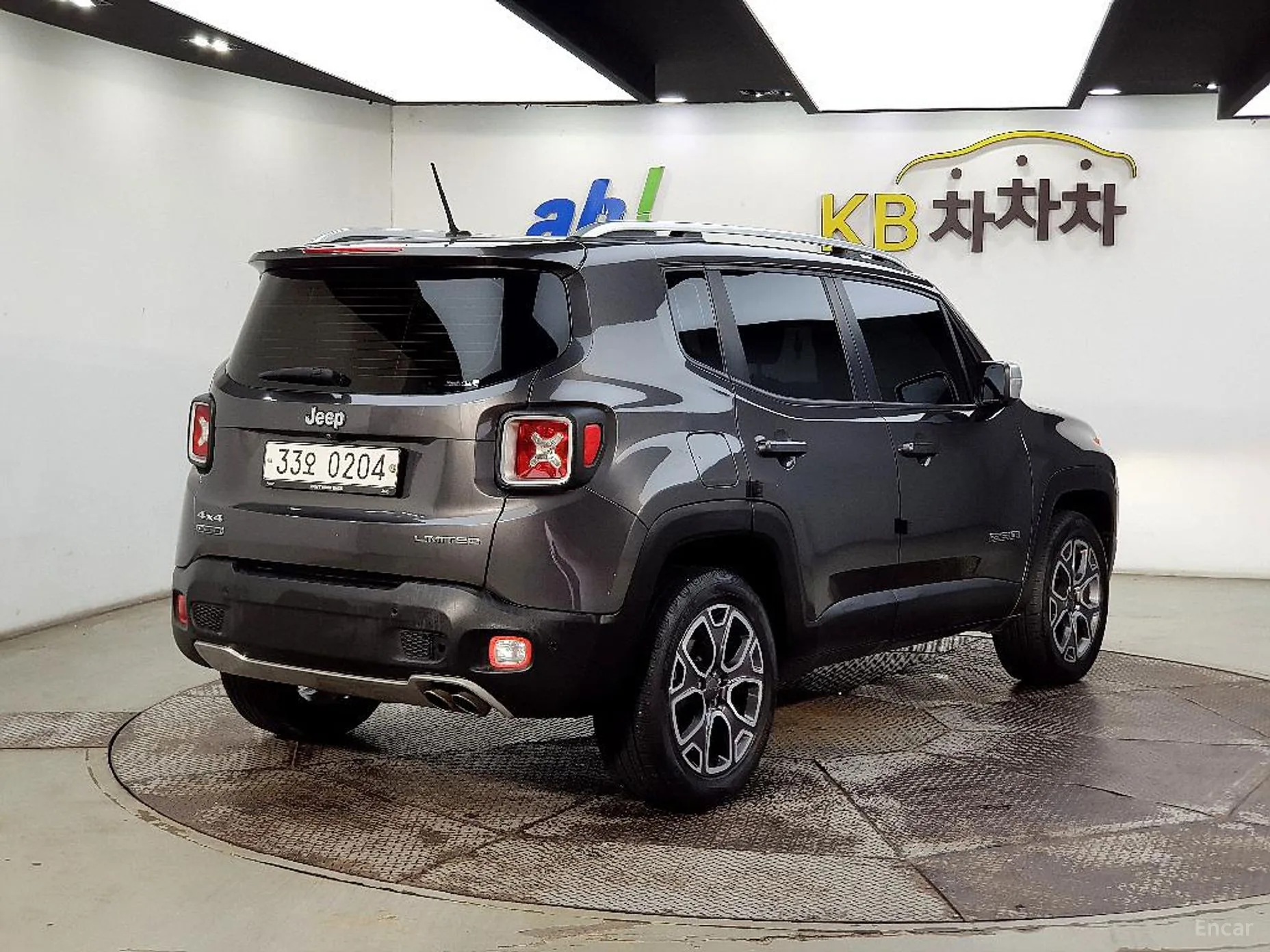 Jeep Renegade превью 4