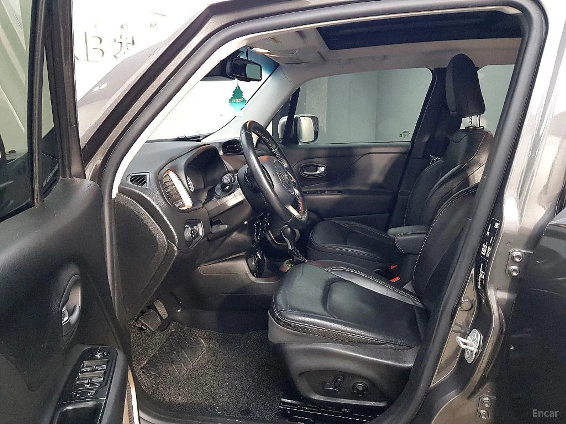 Jeep Renegade превью 8