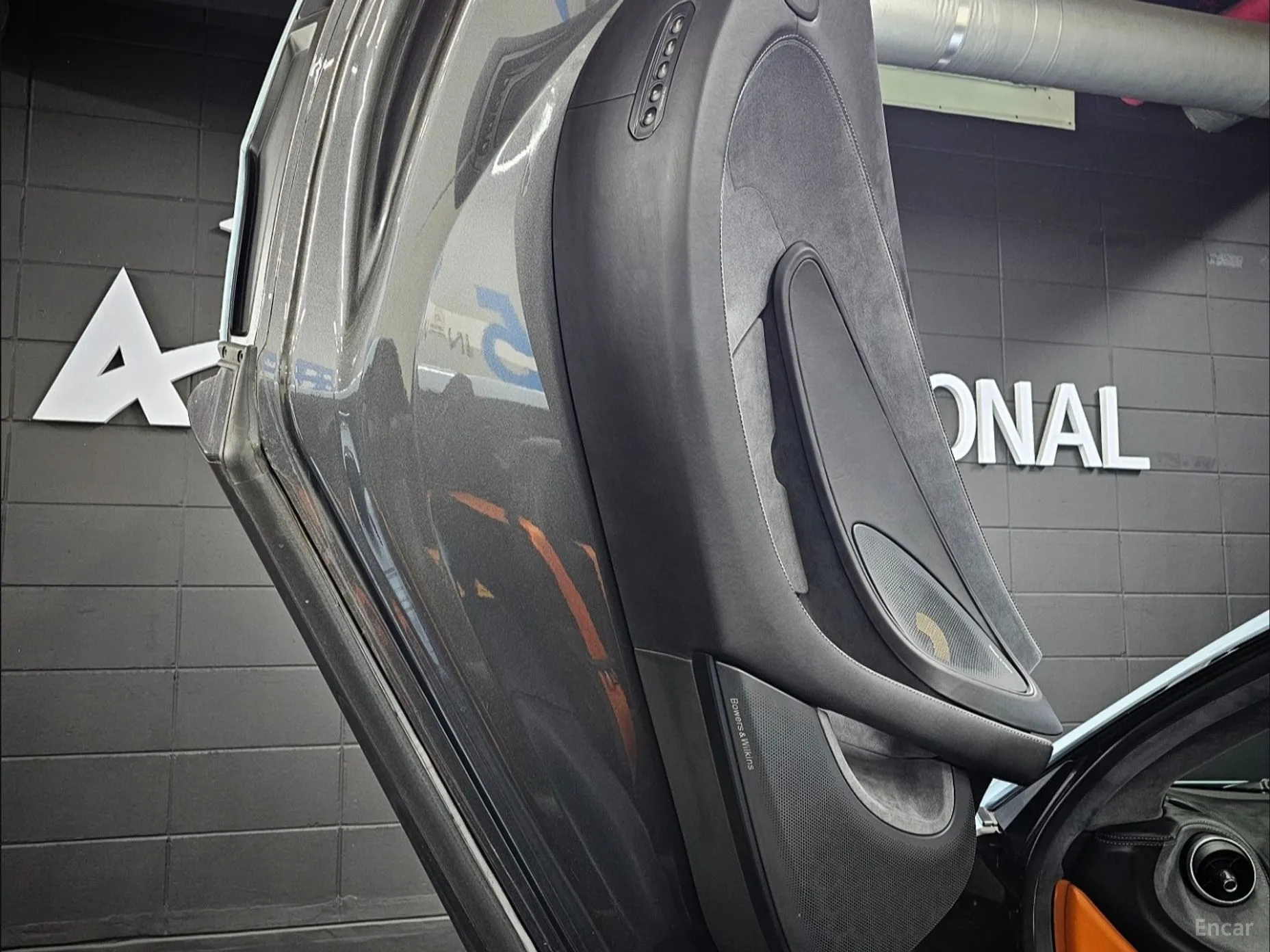 McLaren 570S превью 13