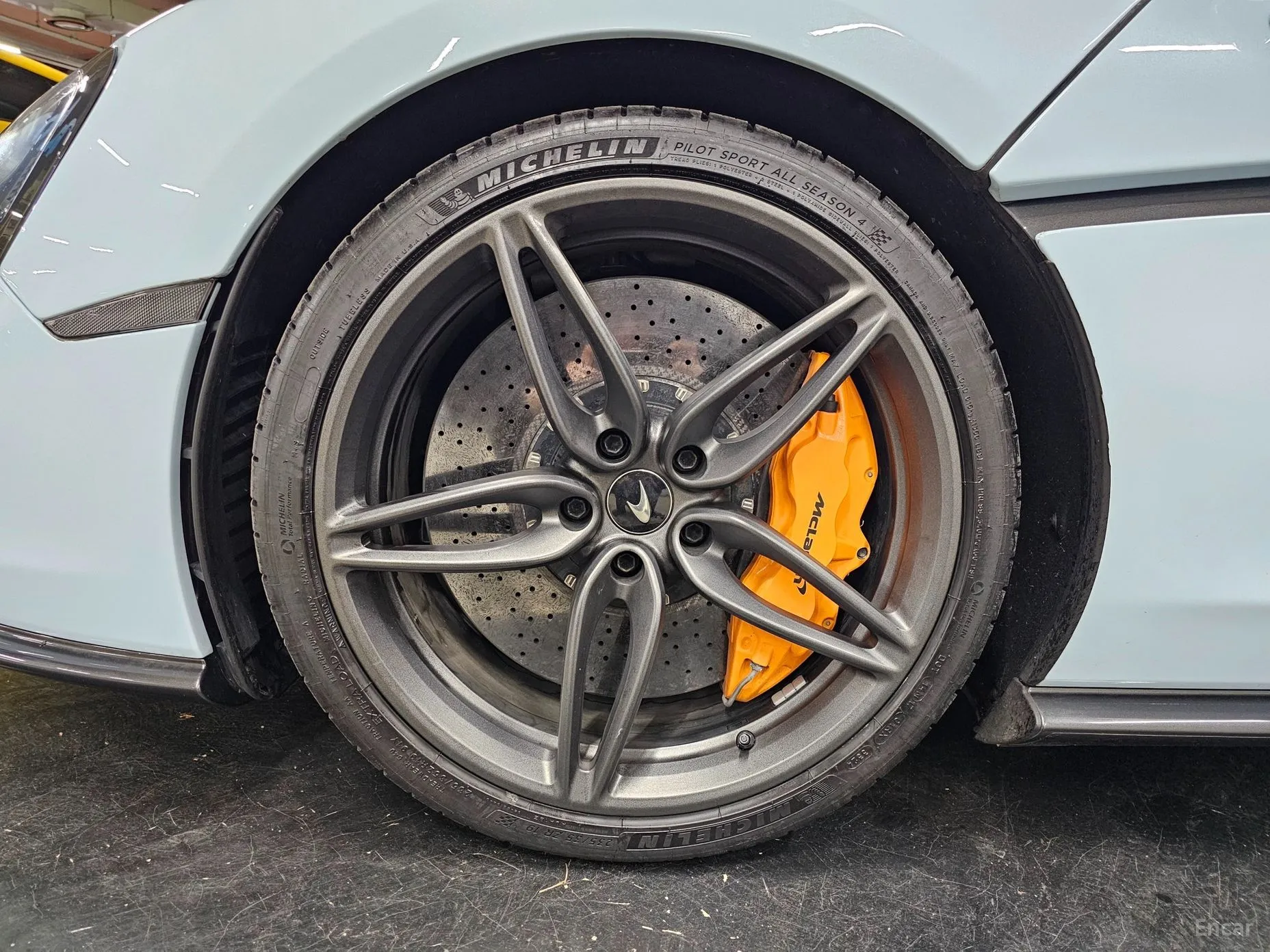 McLaren 570S превью 14