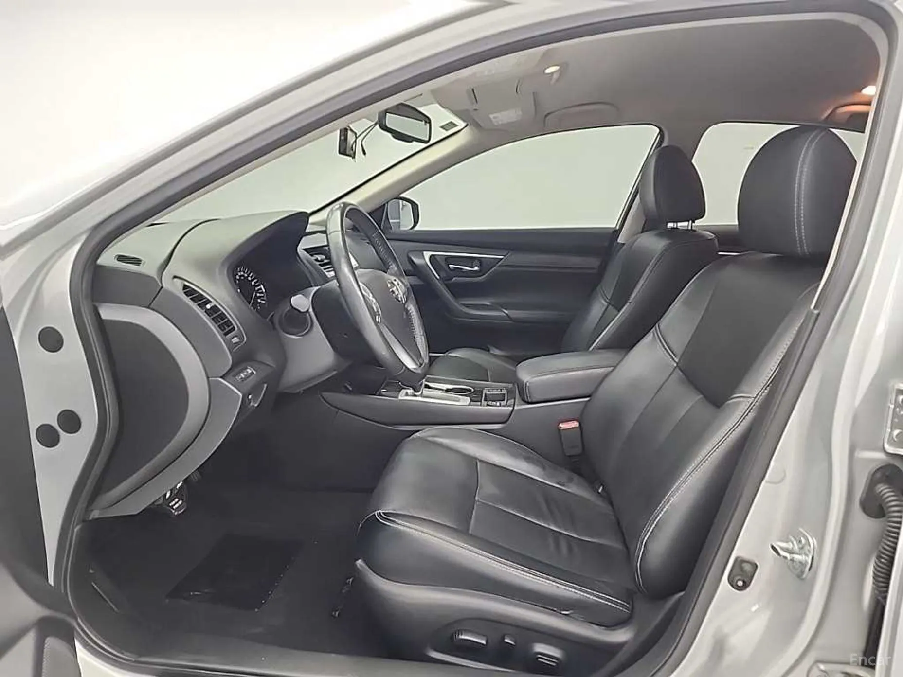 Nissan Altima превью 11