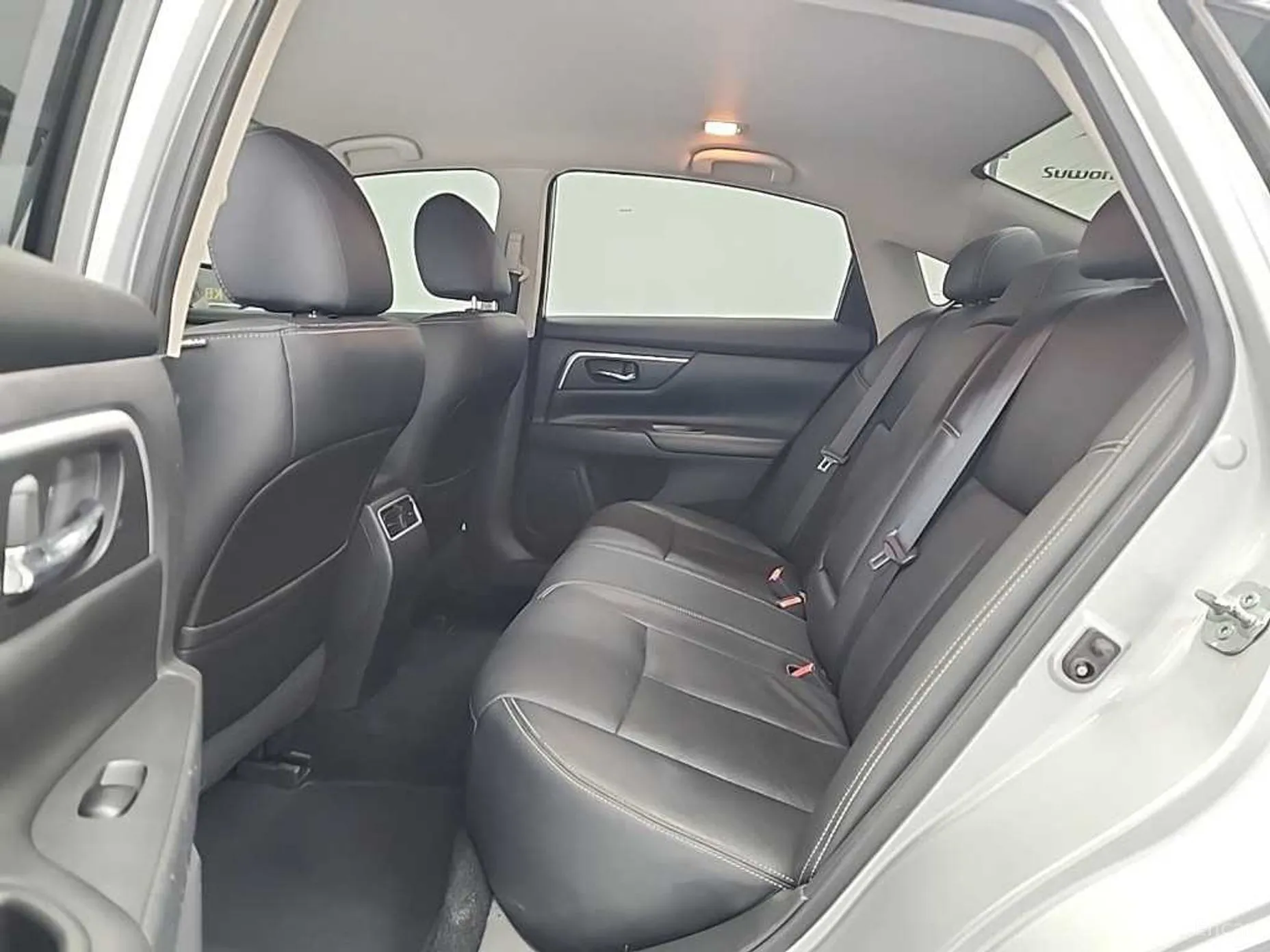 Nissan Altima превью 12