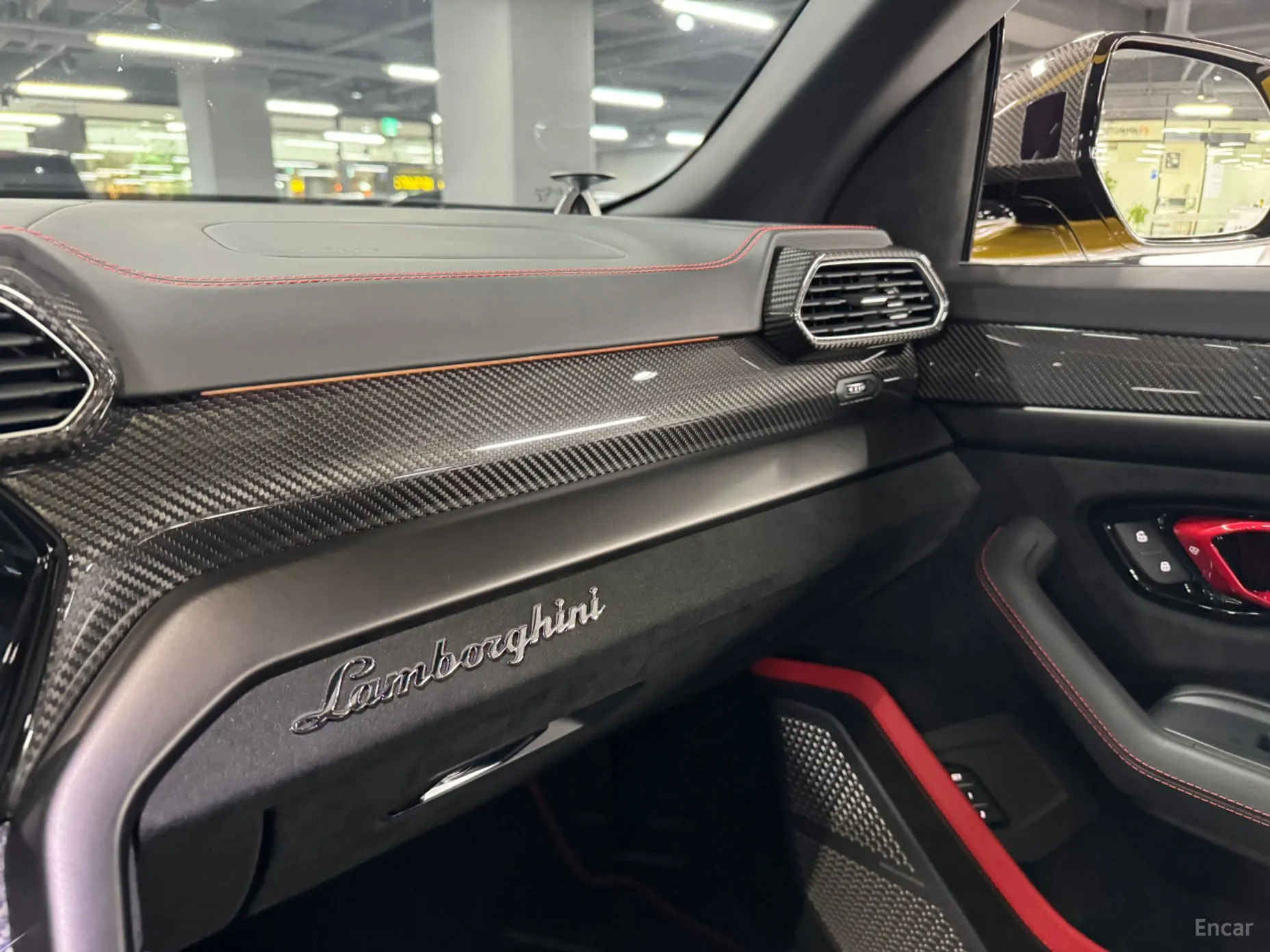 Lamborghini Urus превью 11
