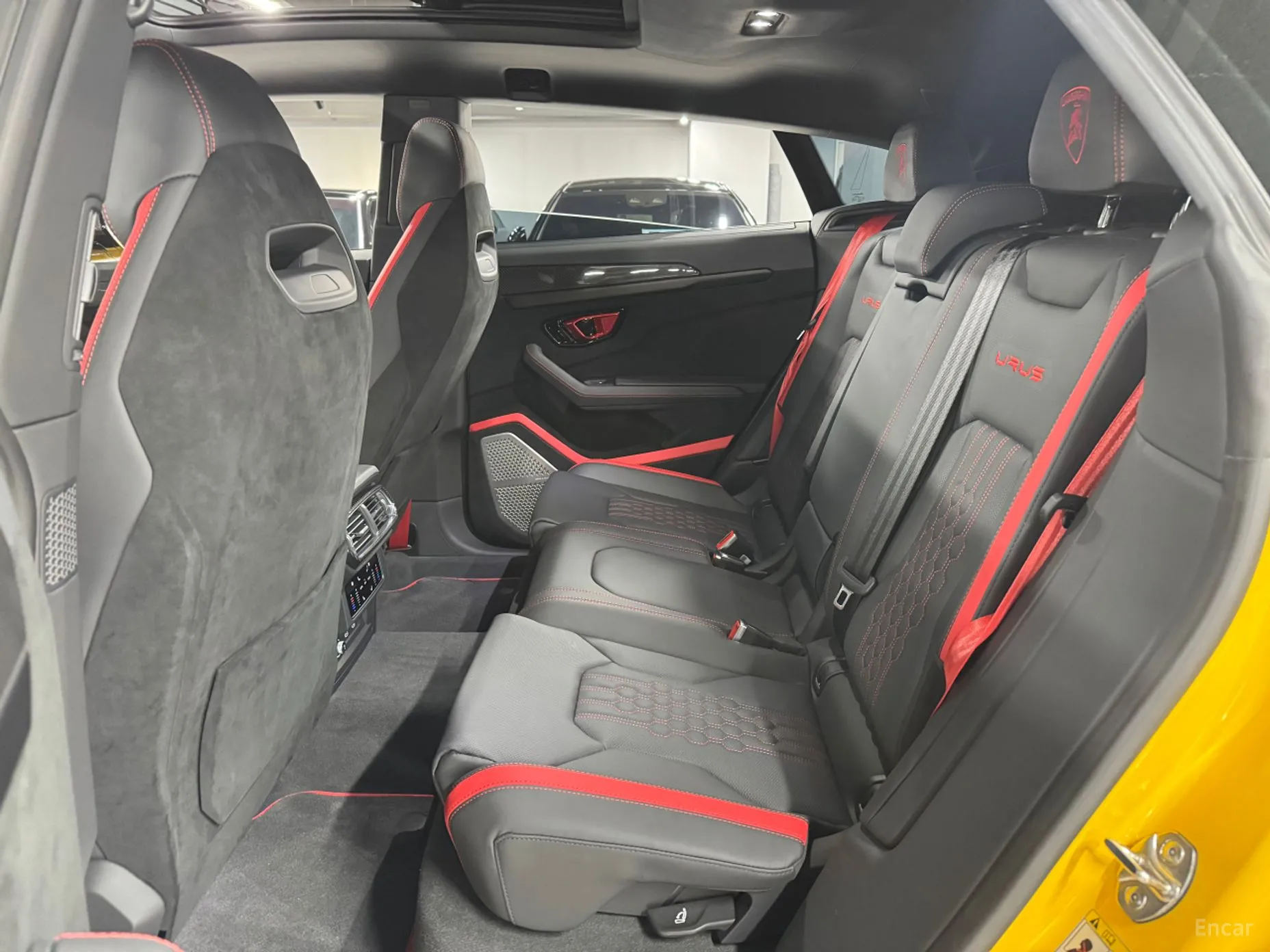 Lamborghini Urus превью 12