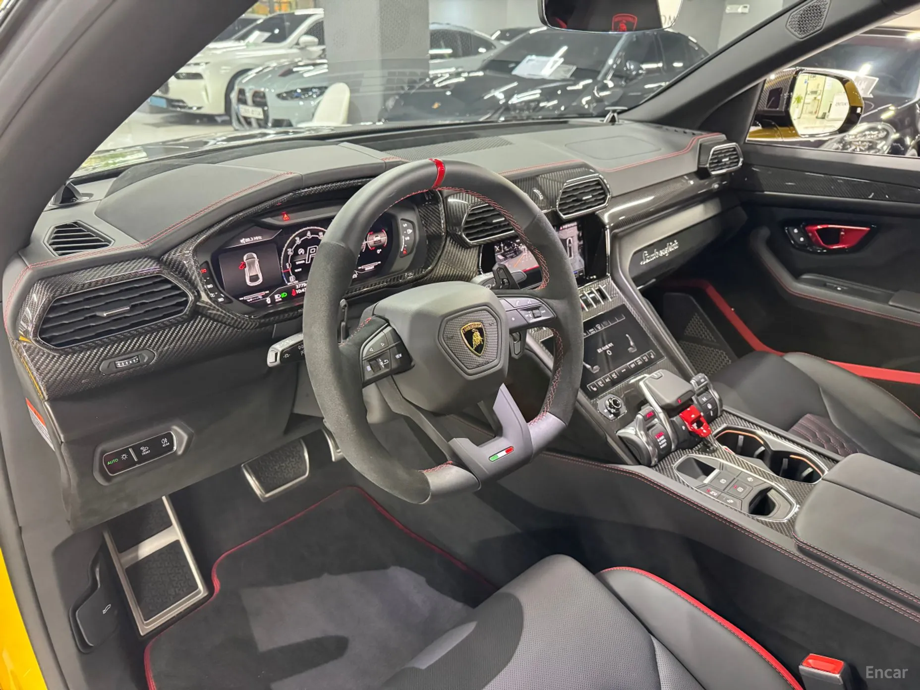 Lamborghini Urus превью 4