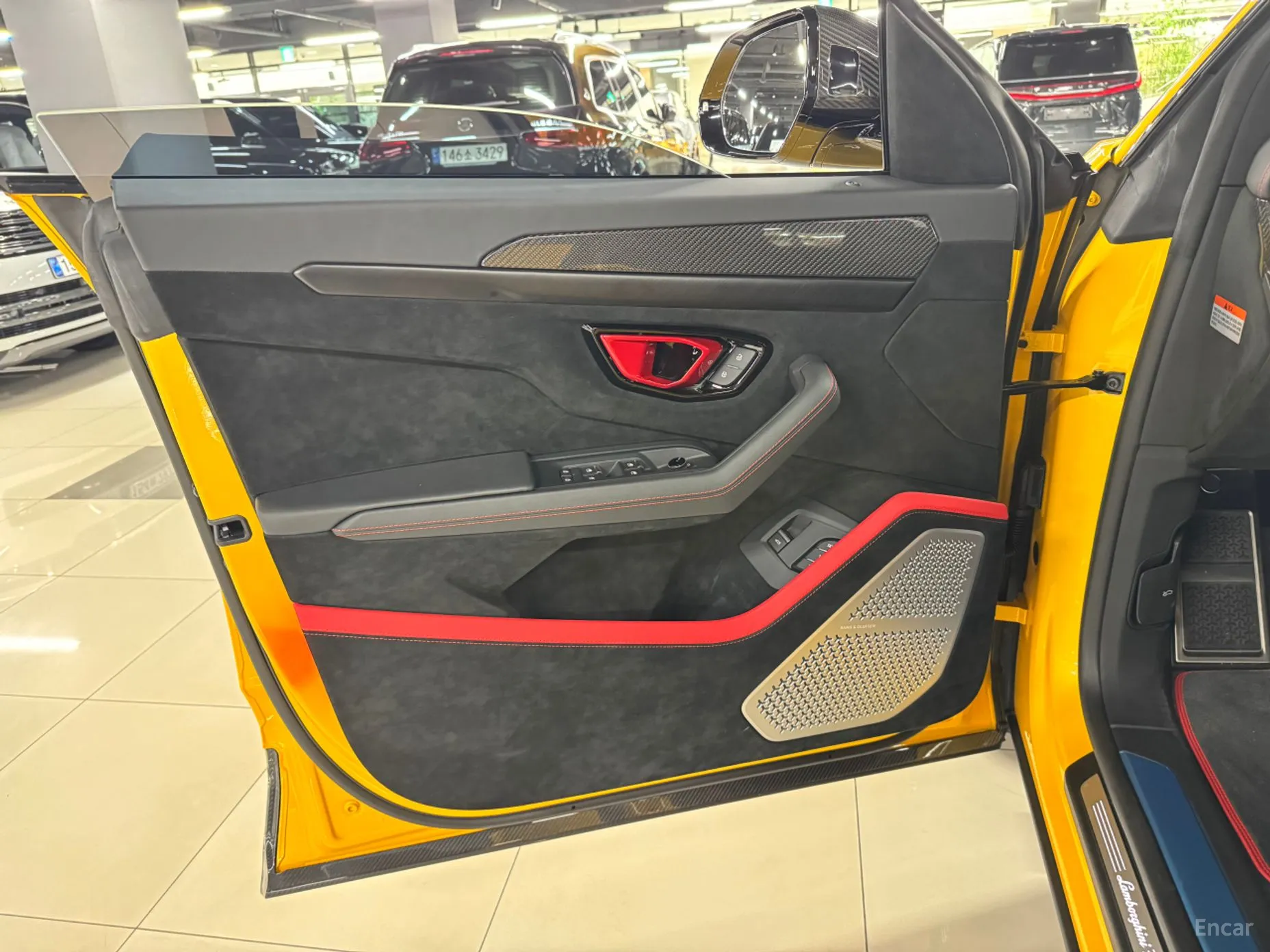 Lamborghini Urus превью 6