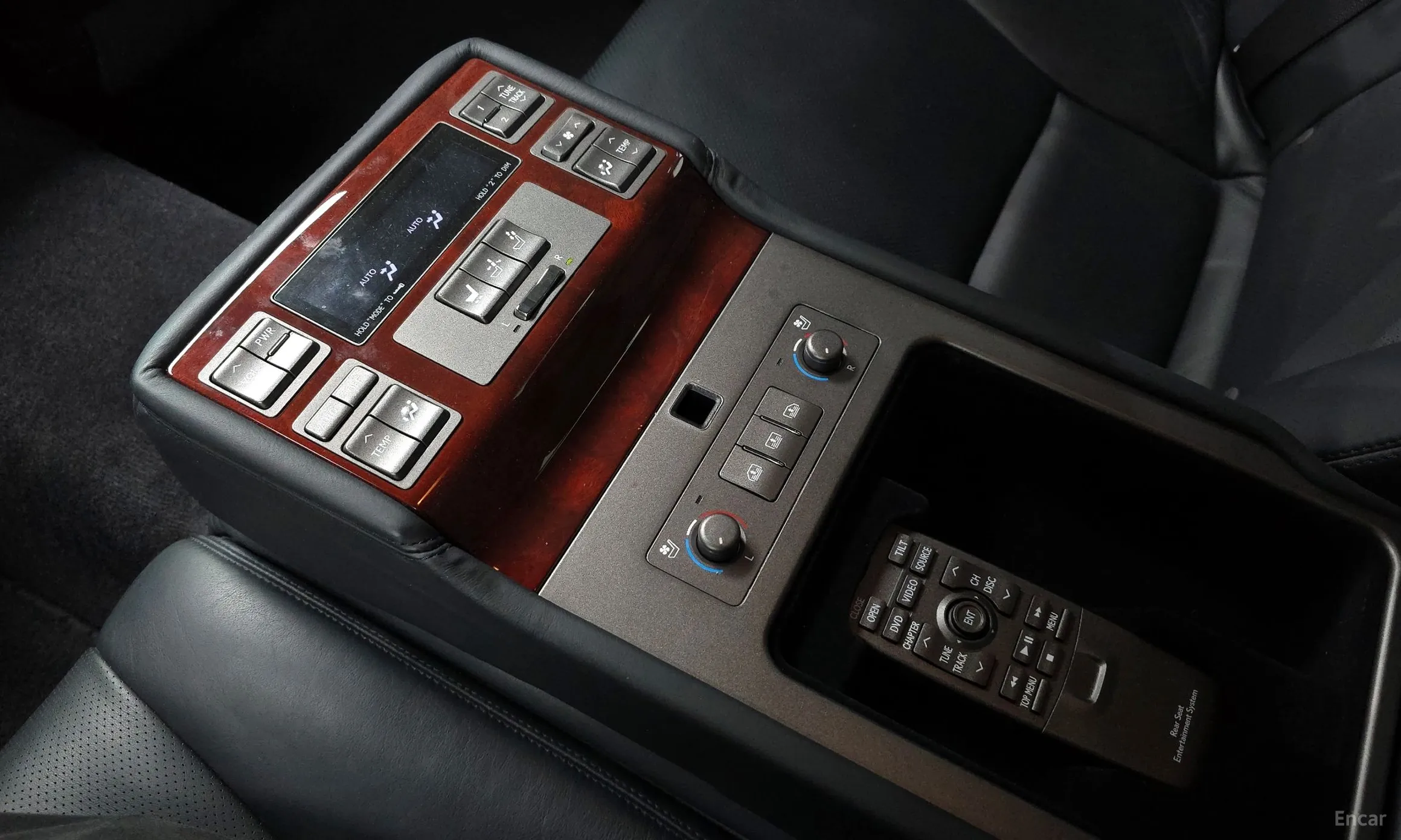 Lexus LS460L превью 18