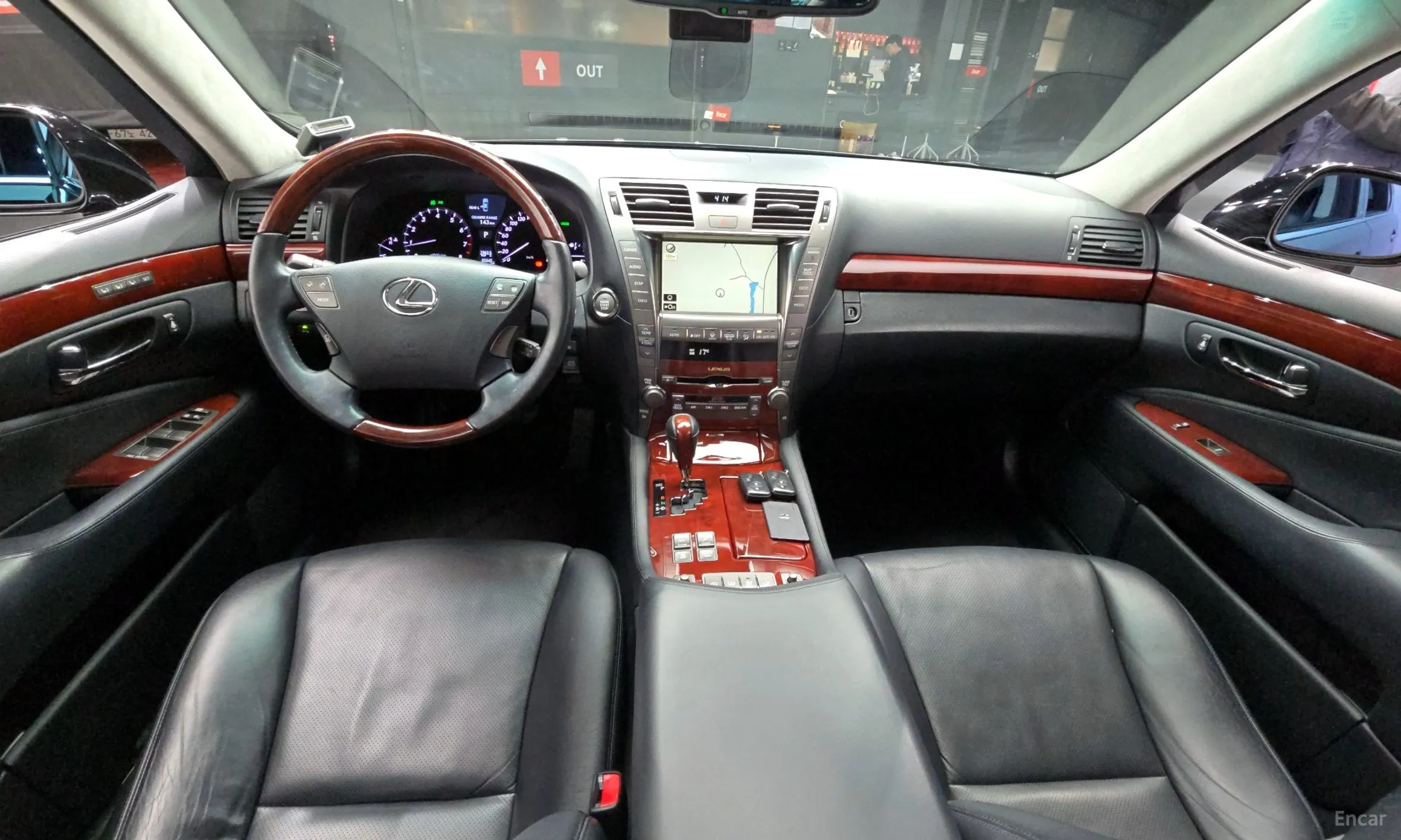 Lexus LS460L превью 7