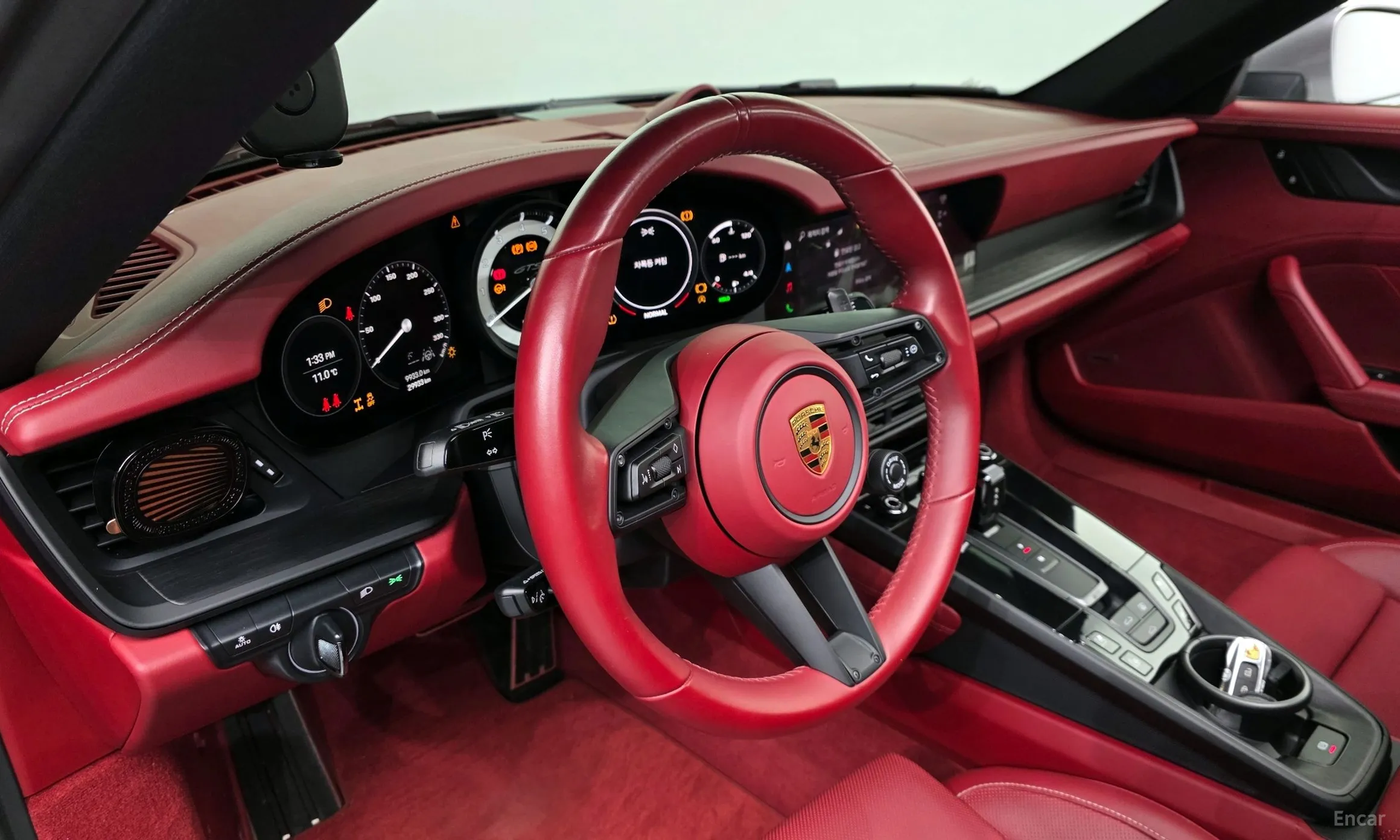 Porsche 911 (992) превью 16