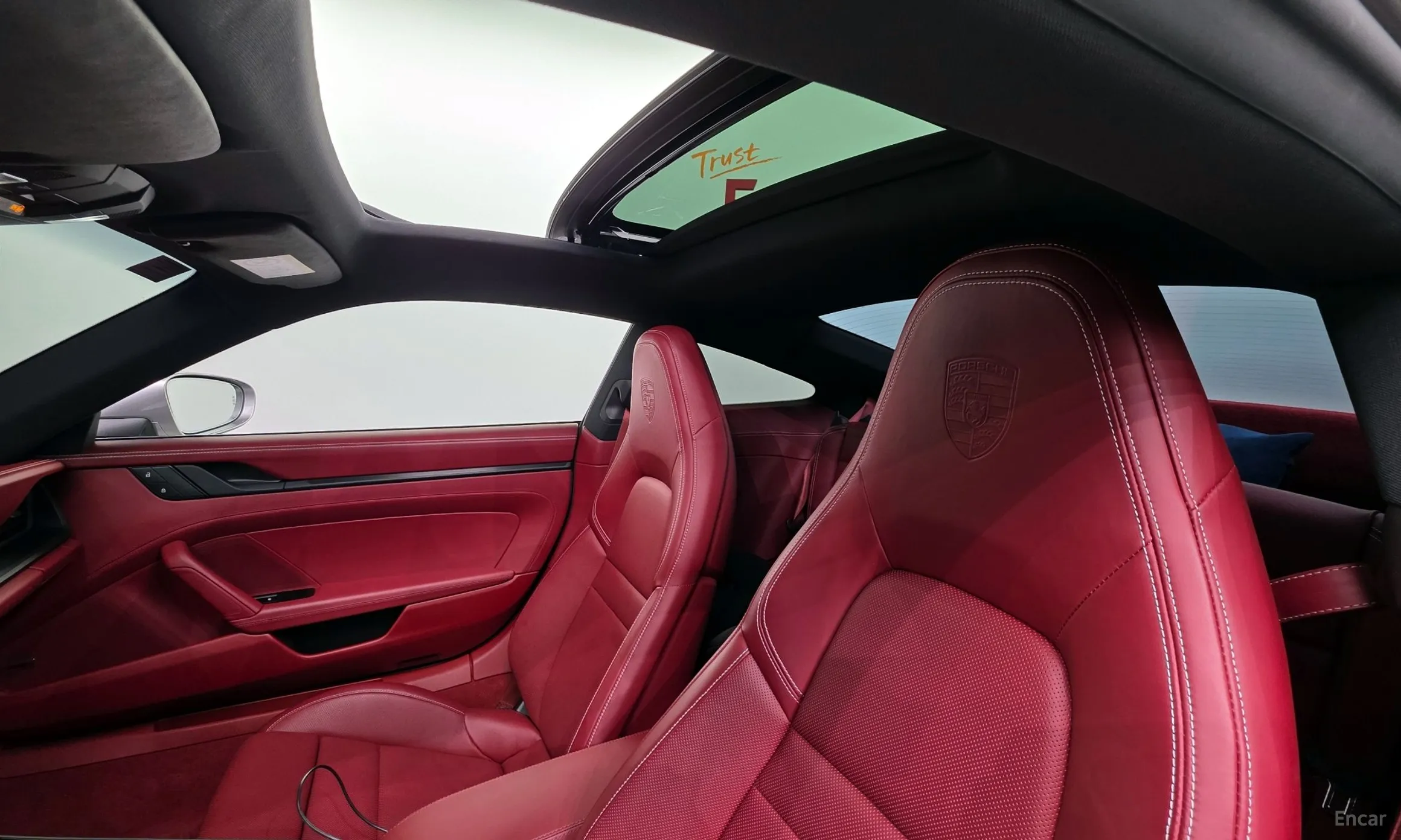 Porsche 911 (992) превью 19