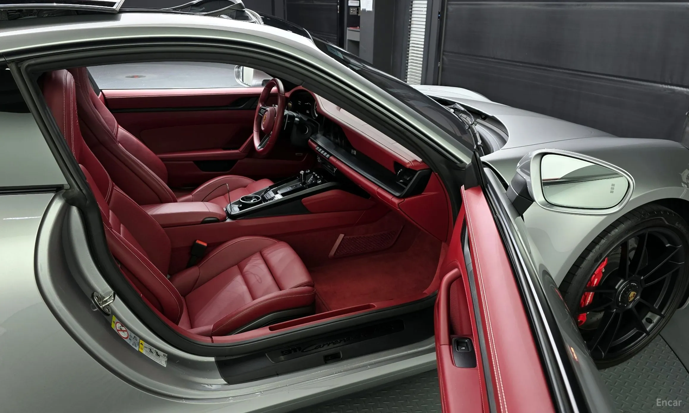 Porsche 911 (992) превью 20